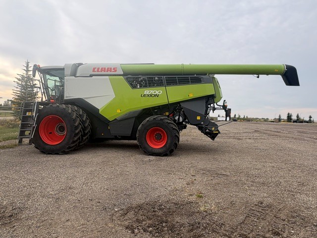 2021 CLAAS 8700 Combine