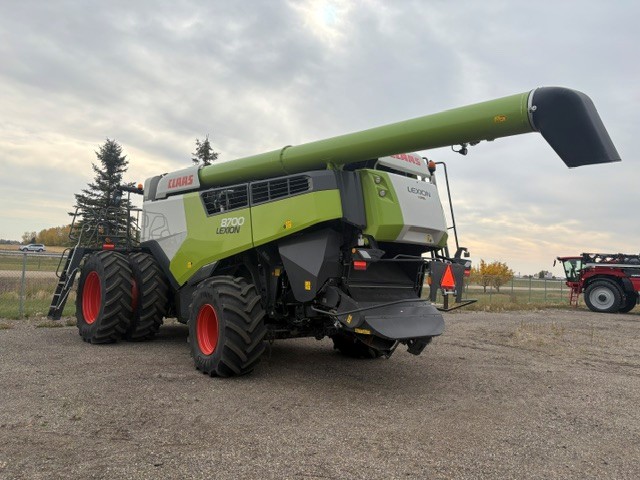 2021 CLAAS 8700 Combine