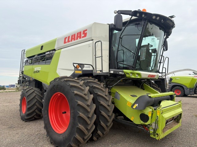 2021 CLAAS 8700 Combine