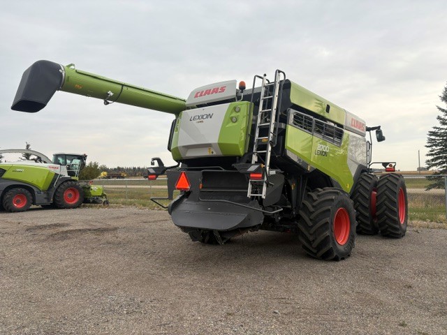 2021 CLAAS 8700 Combine