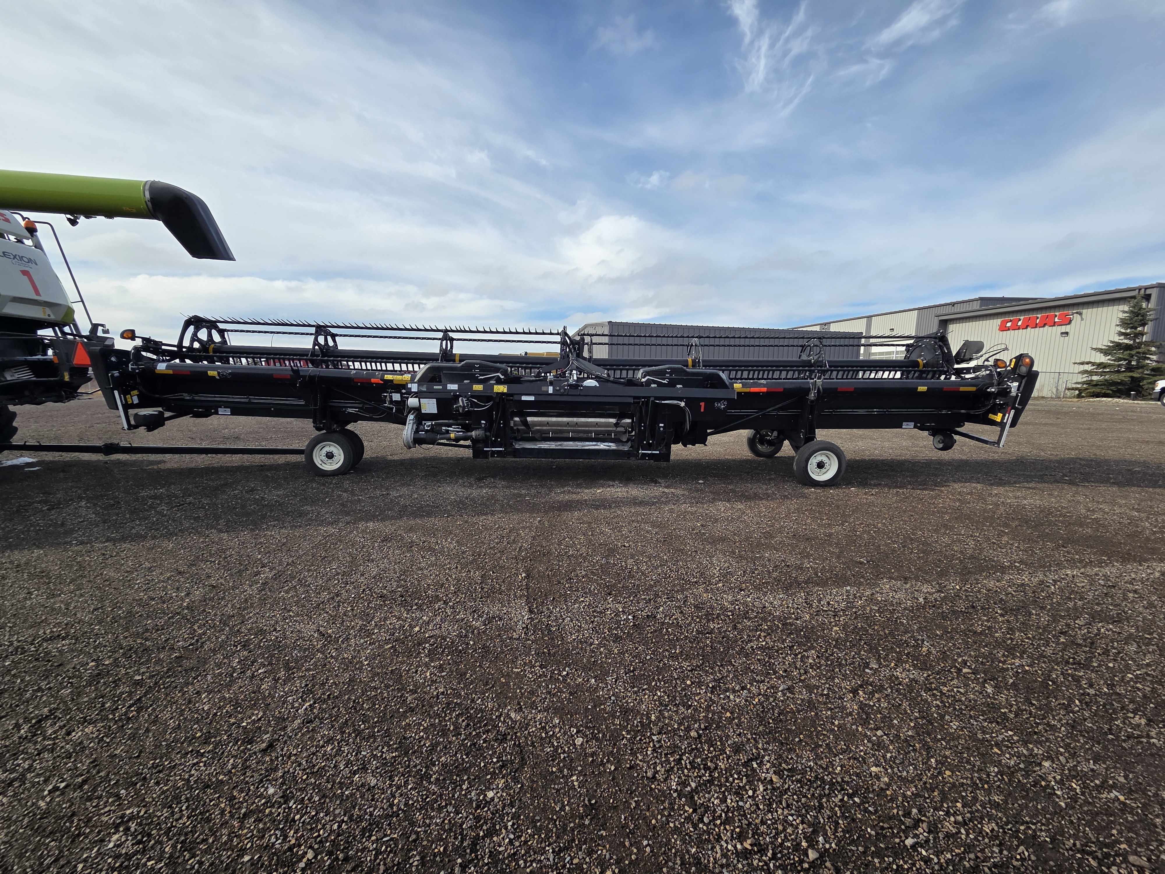 2021 MacDon FD140 Header Combine