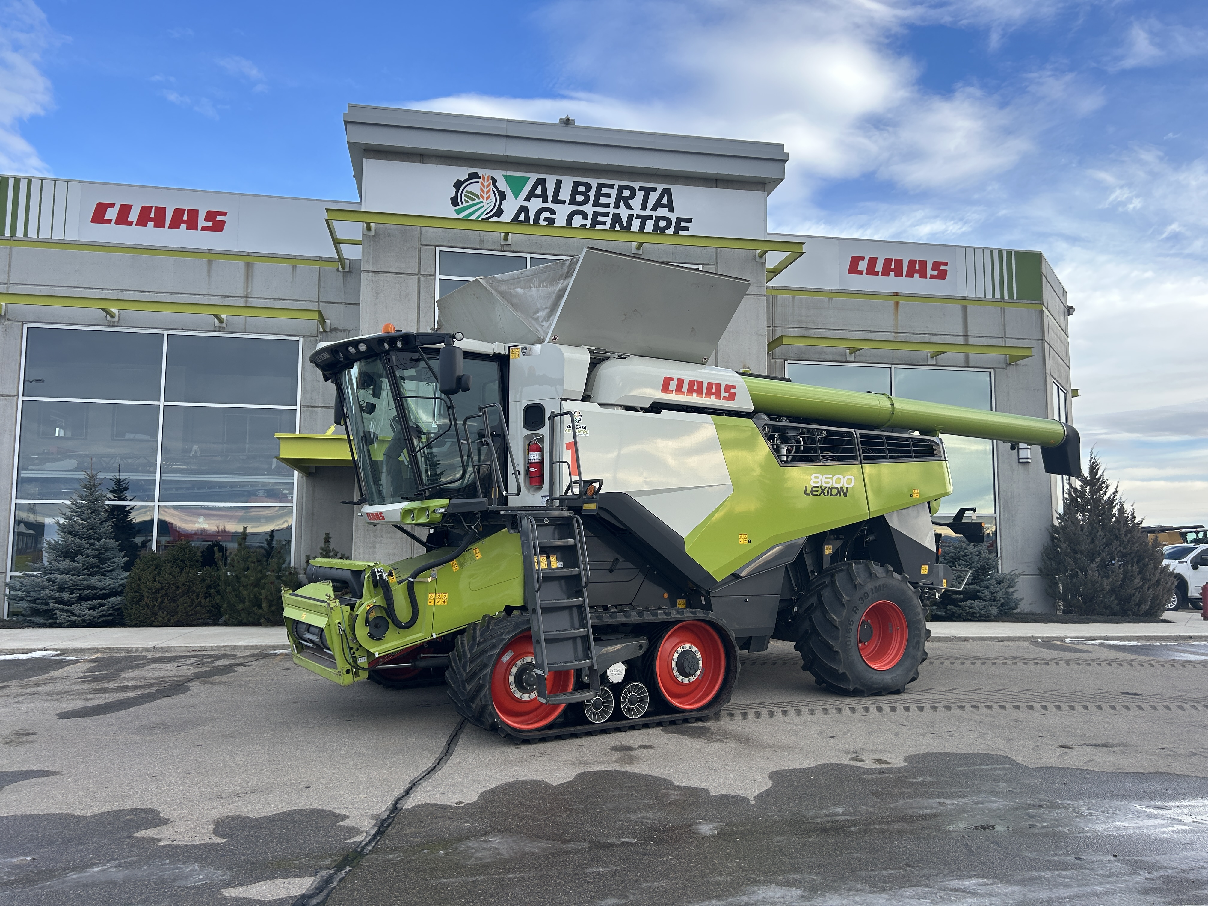 2022 CLAAS 8600TT Combine