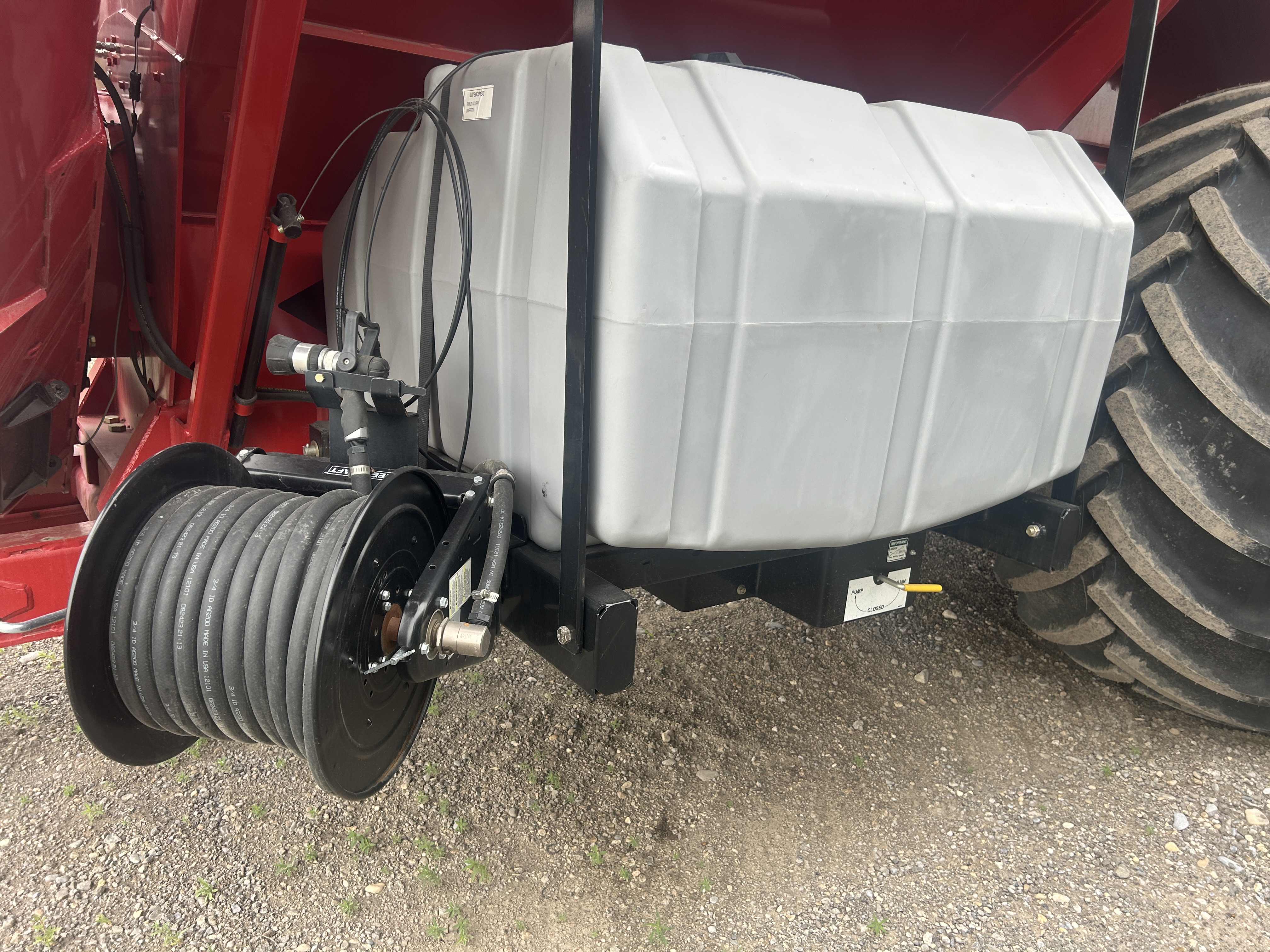 2023 Unverferth CART 1613 Grain Cart