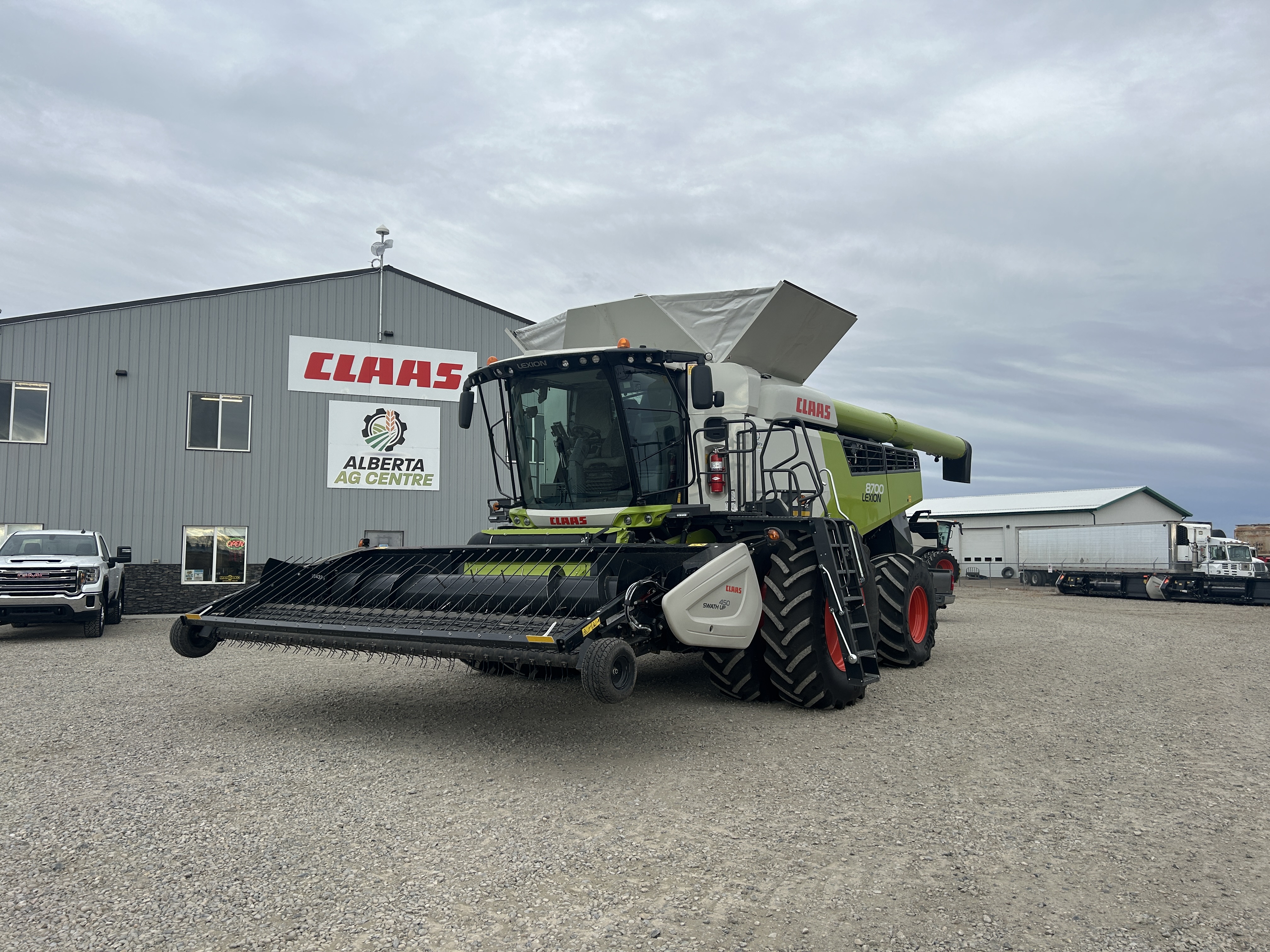 2022 CLAAS 8700 Combine