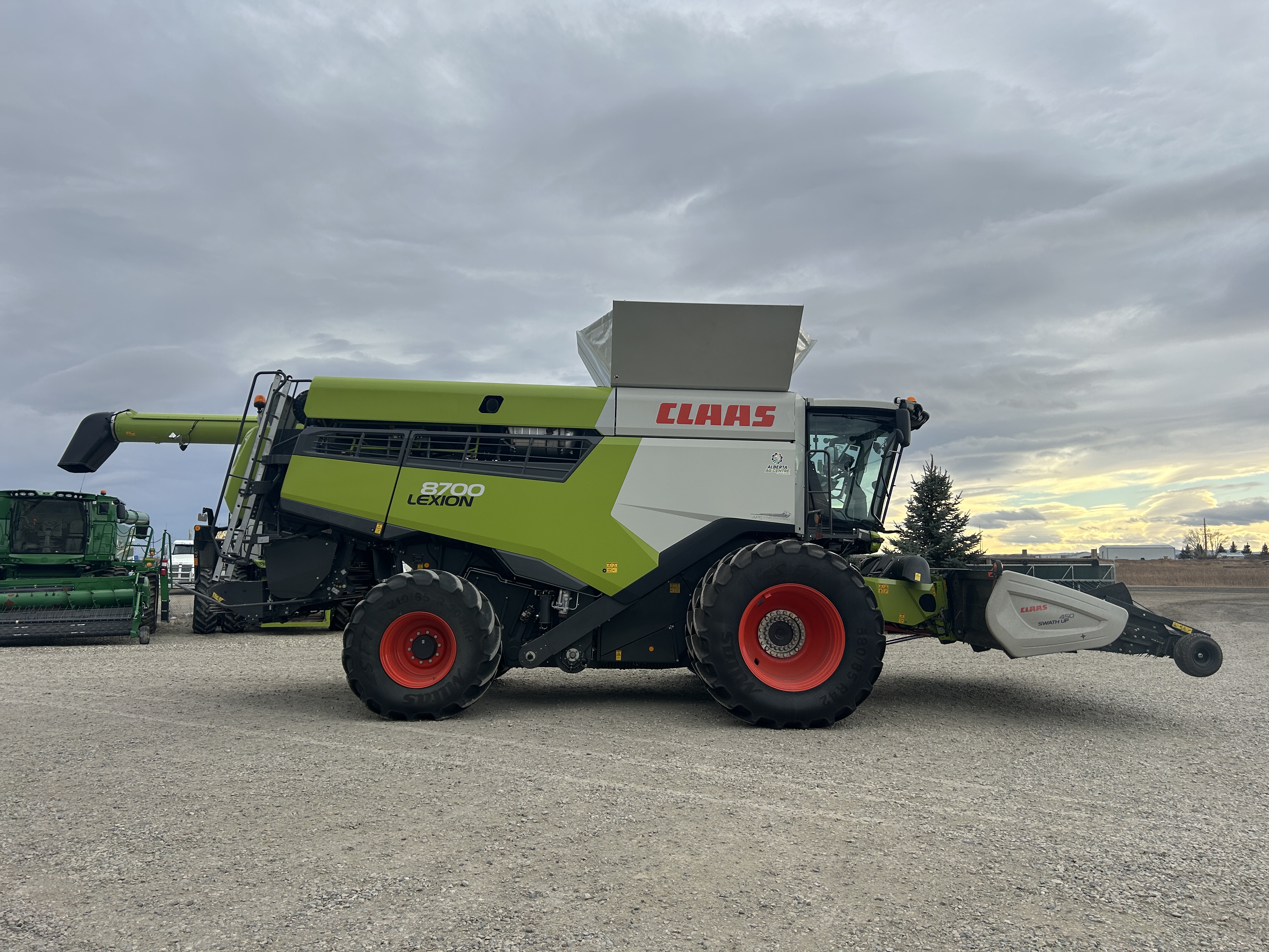 2022 CLAAS 8700 Combine