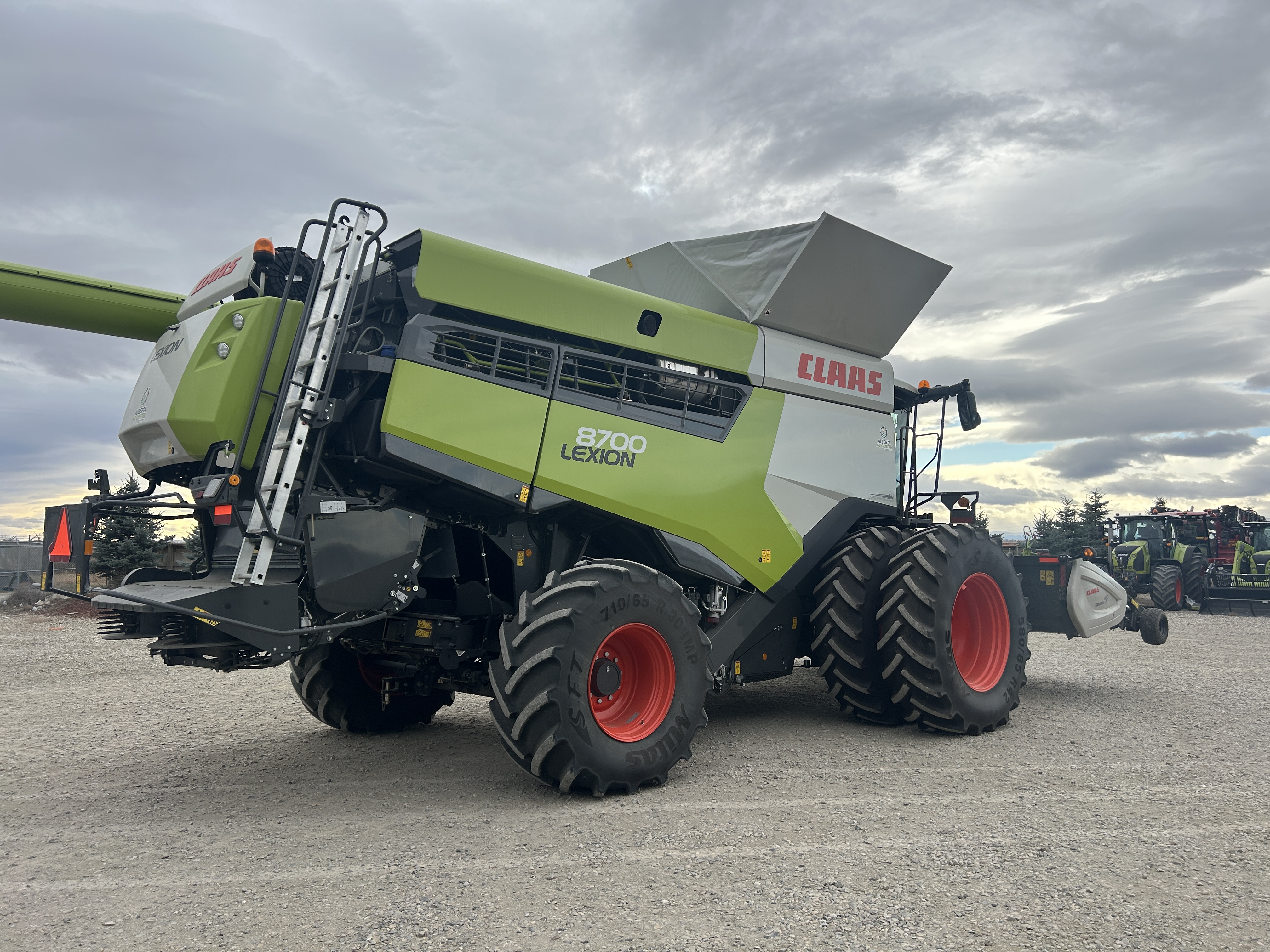 2022 CLAAS 8700 Combine