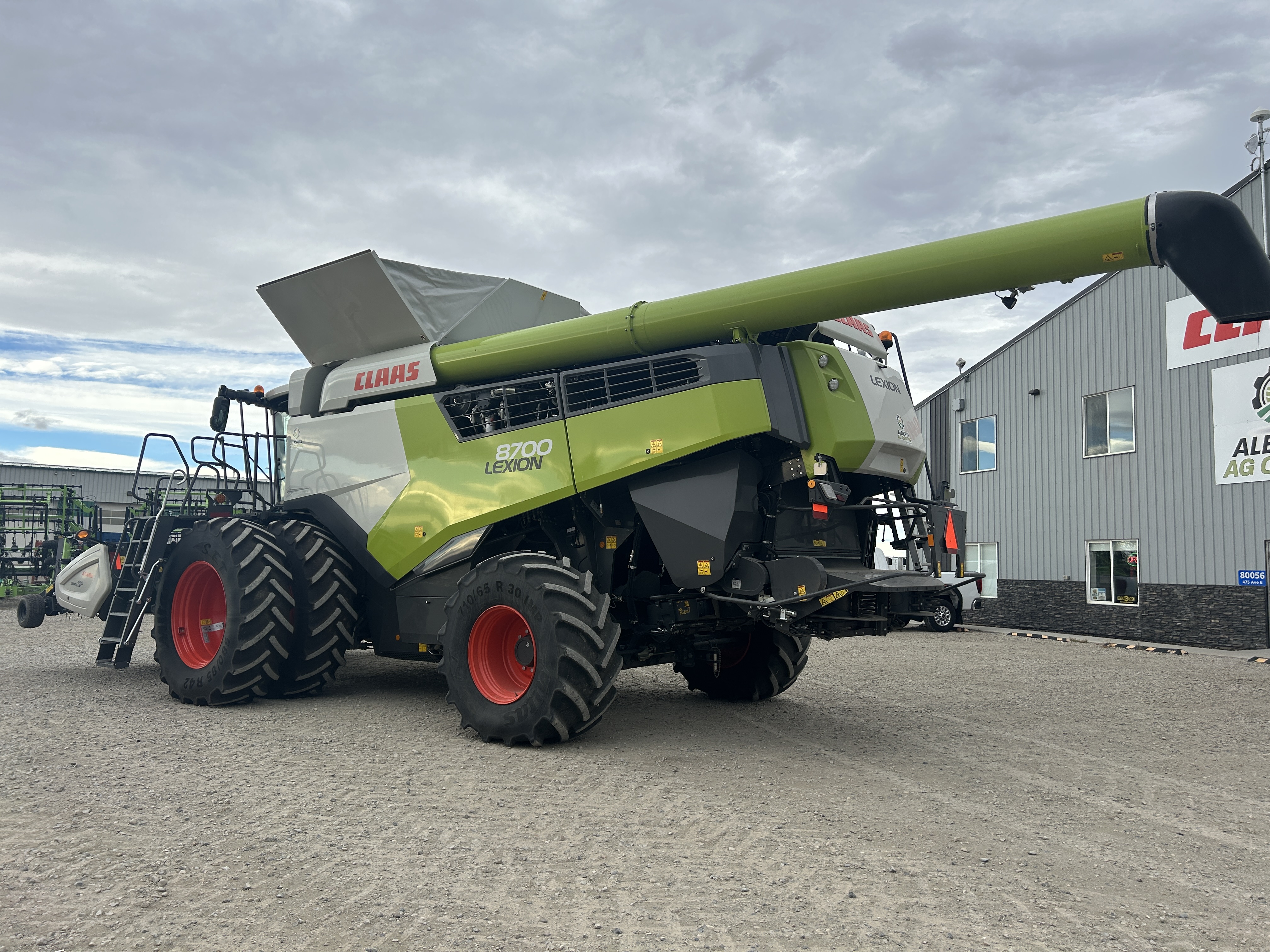 2022 CLAAS 8700 Combine