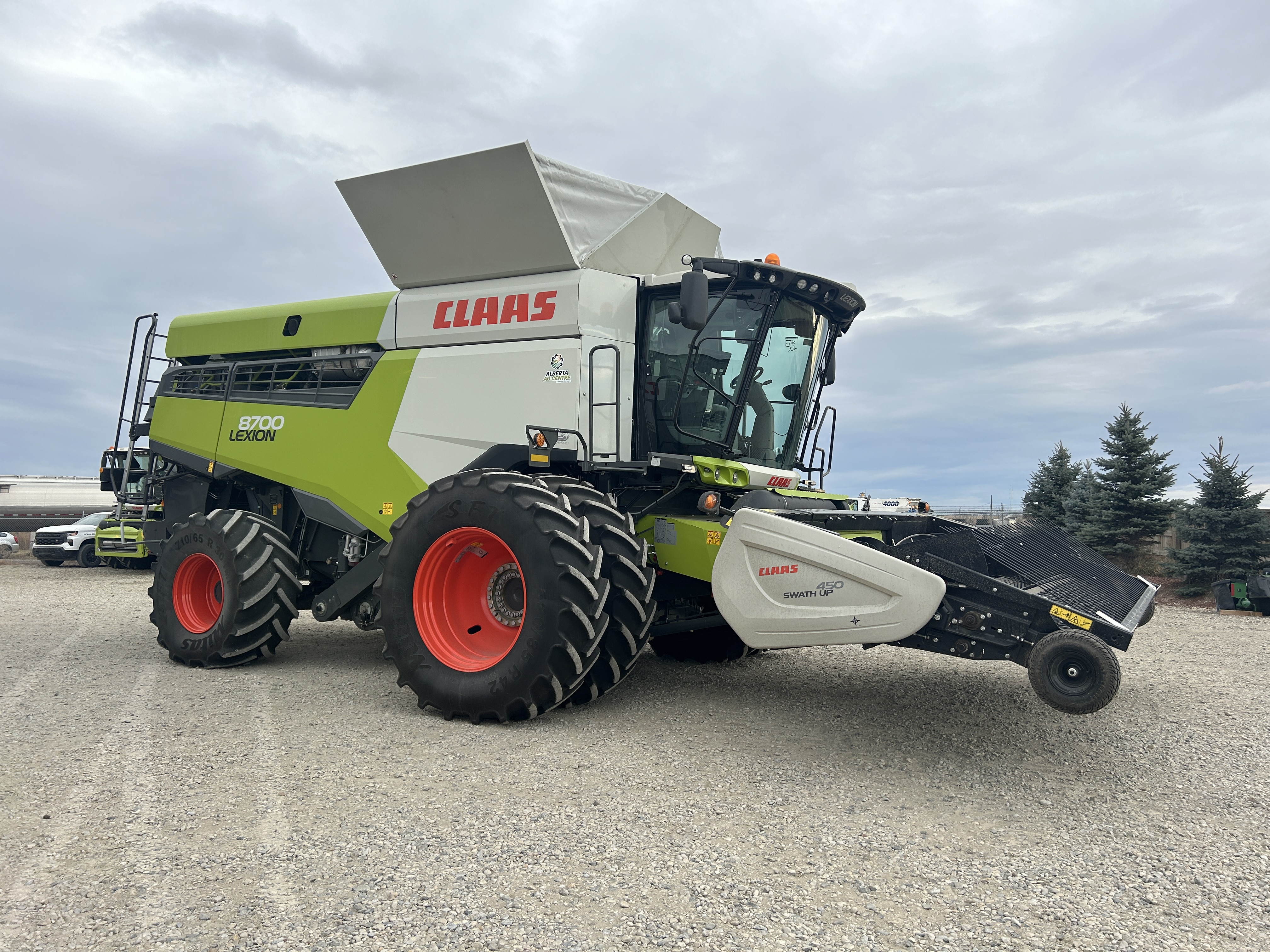 2022 CLAAS 8700 Combine