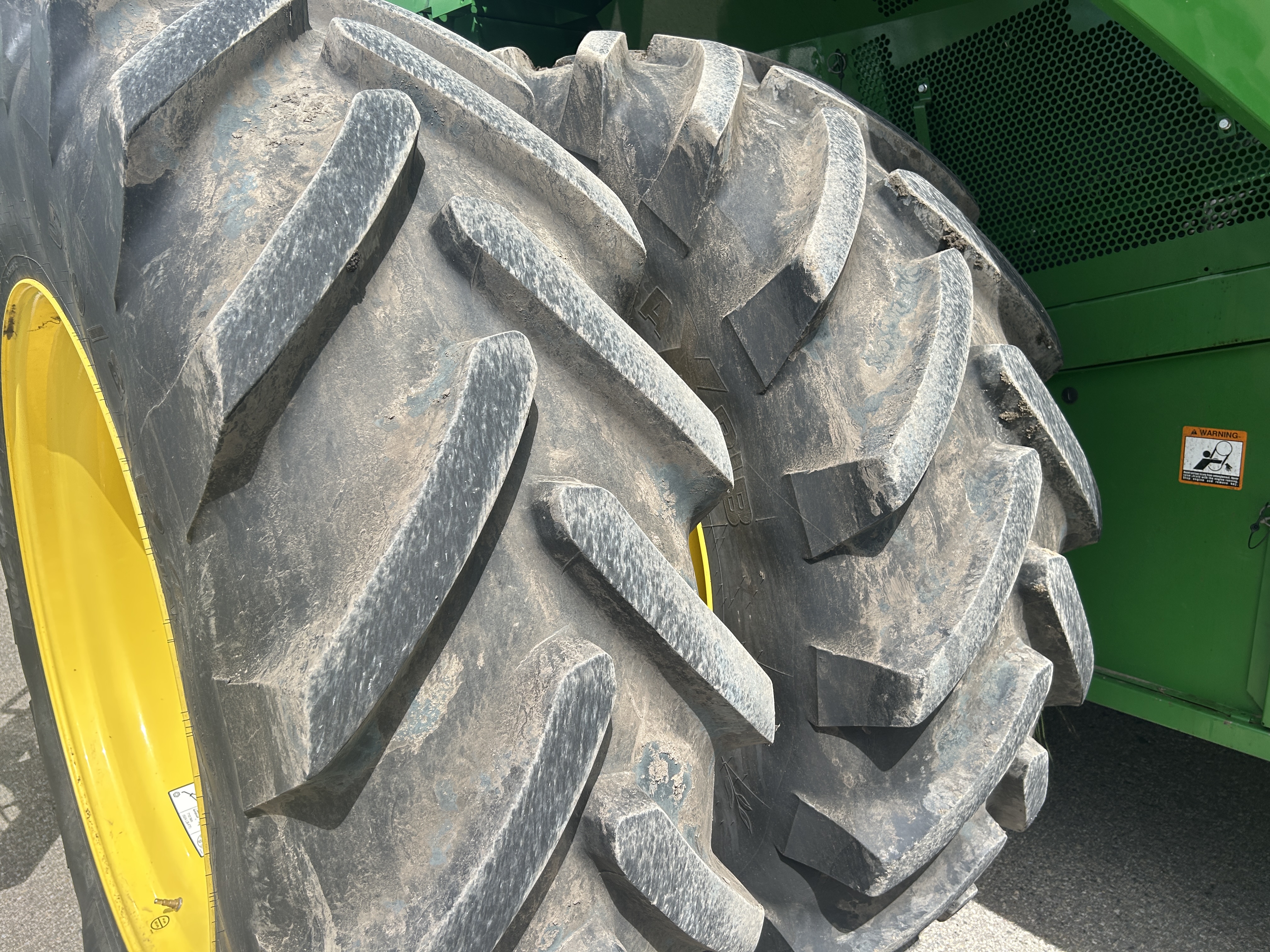 2015 John Deere S680 Combine