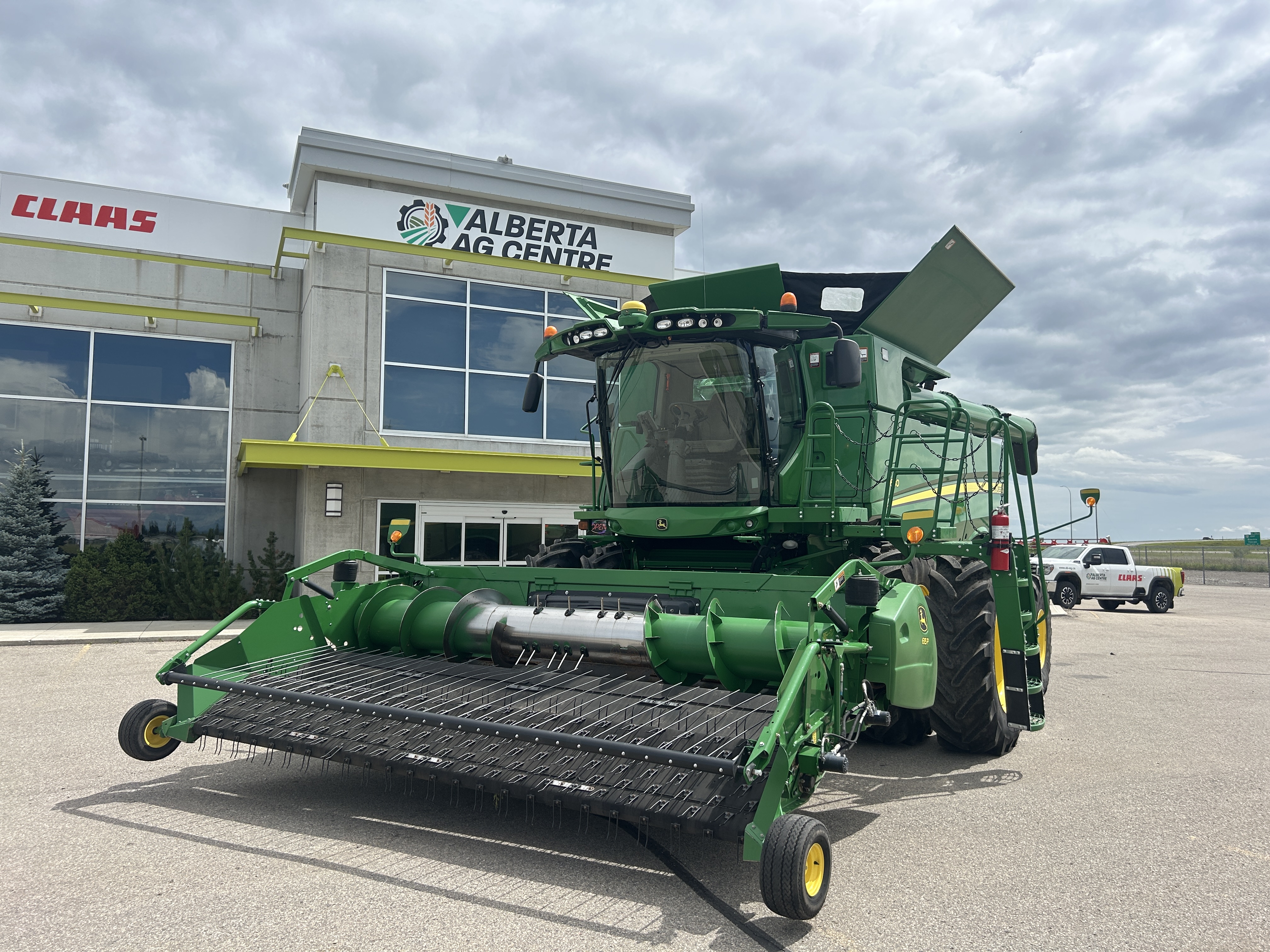 2015 John Deere S680 Combine