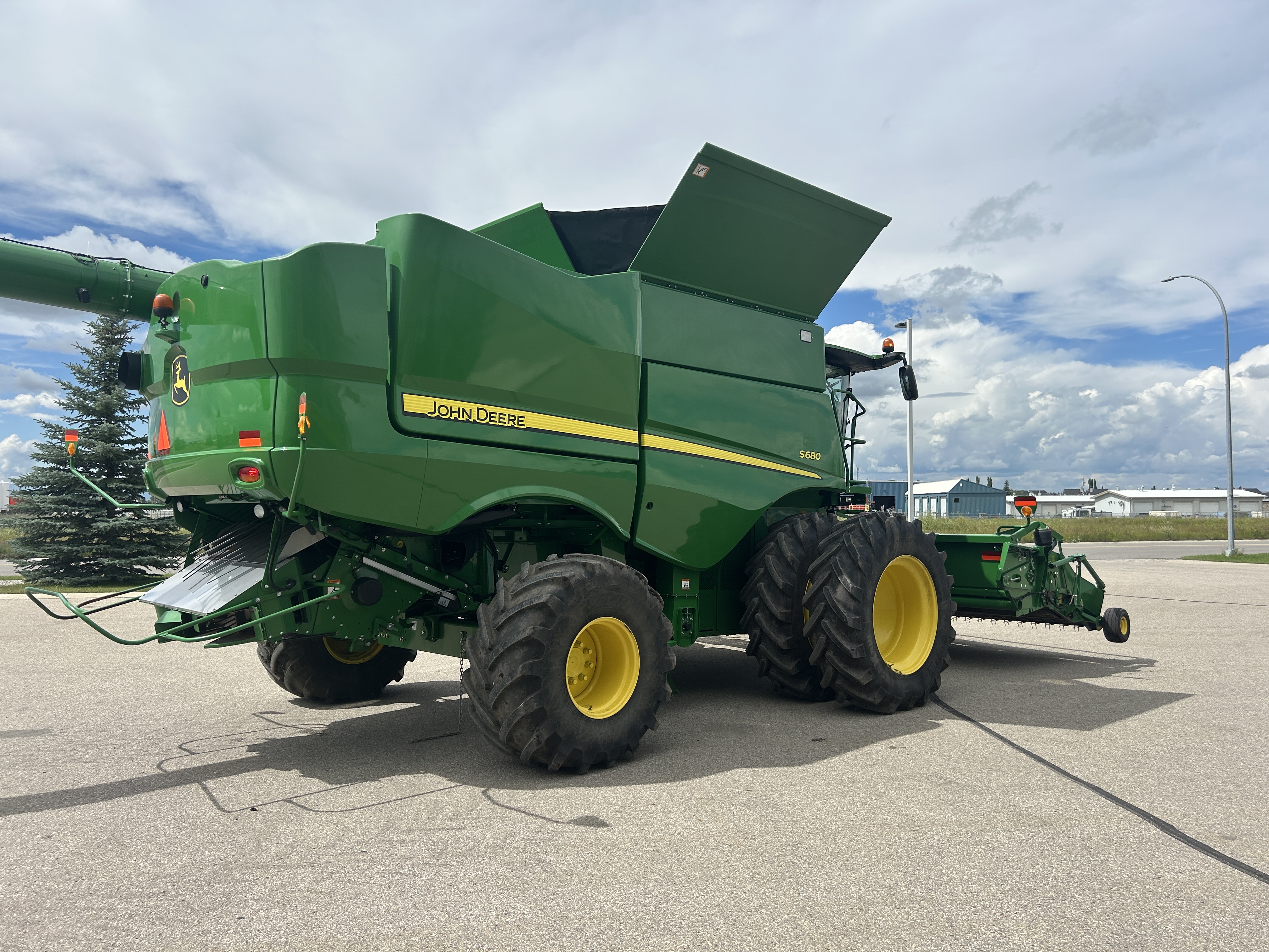 2015 John Deere S680 Combine