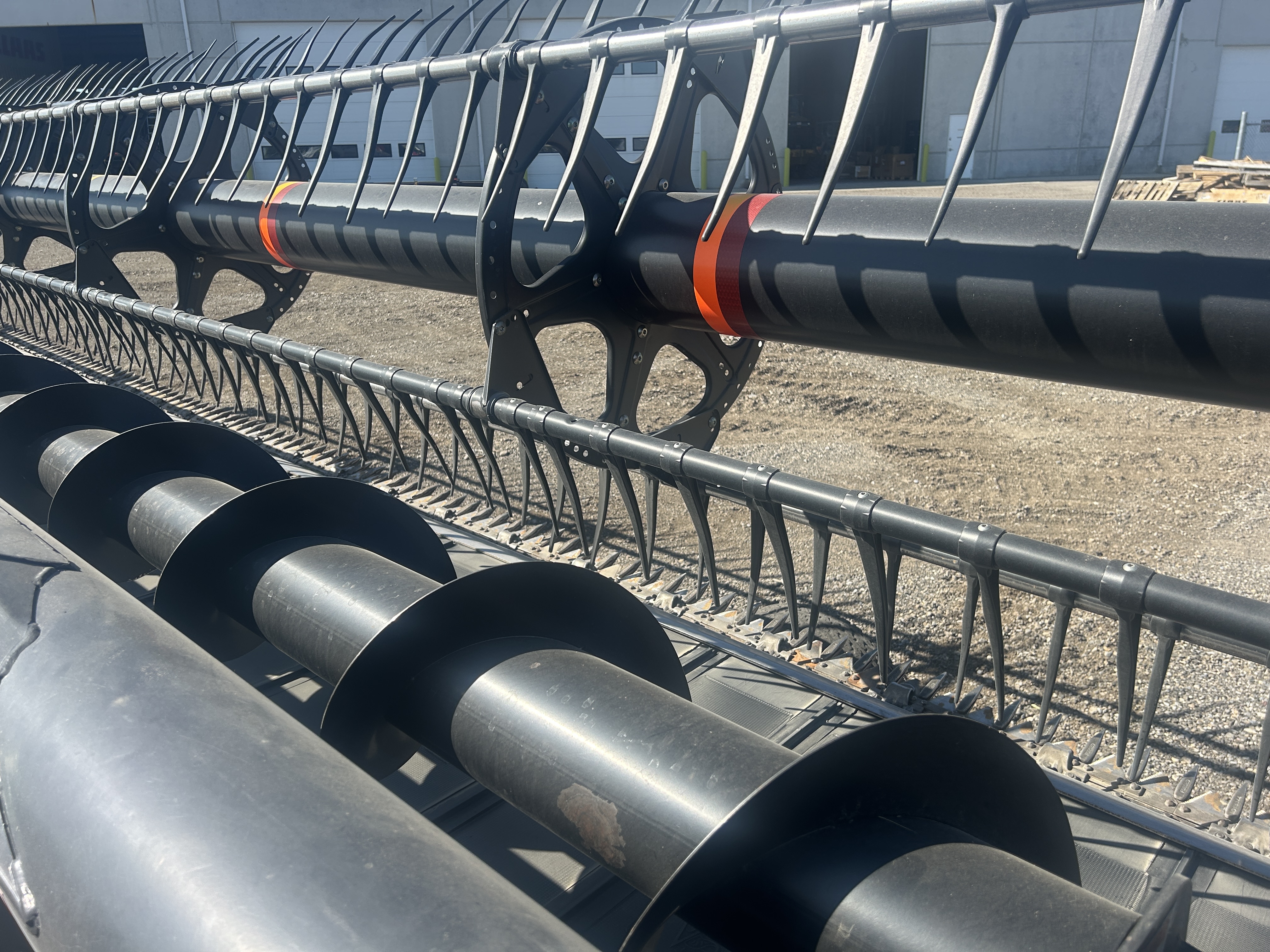 2009 MacDon D50 Header Combine