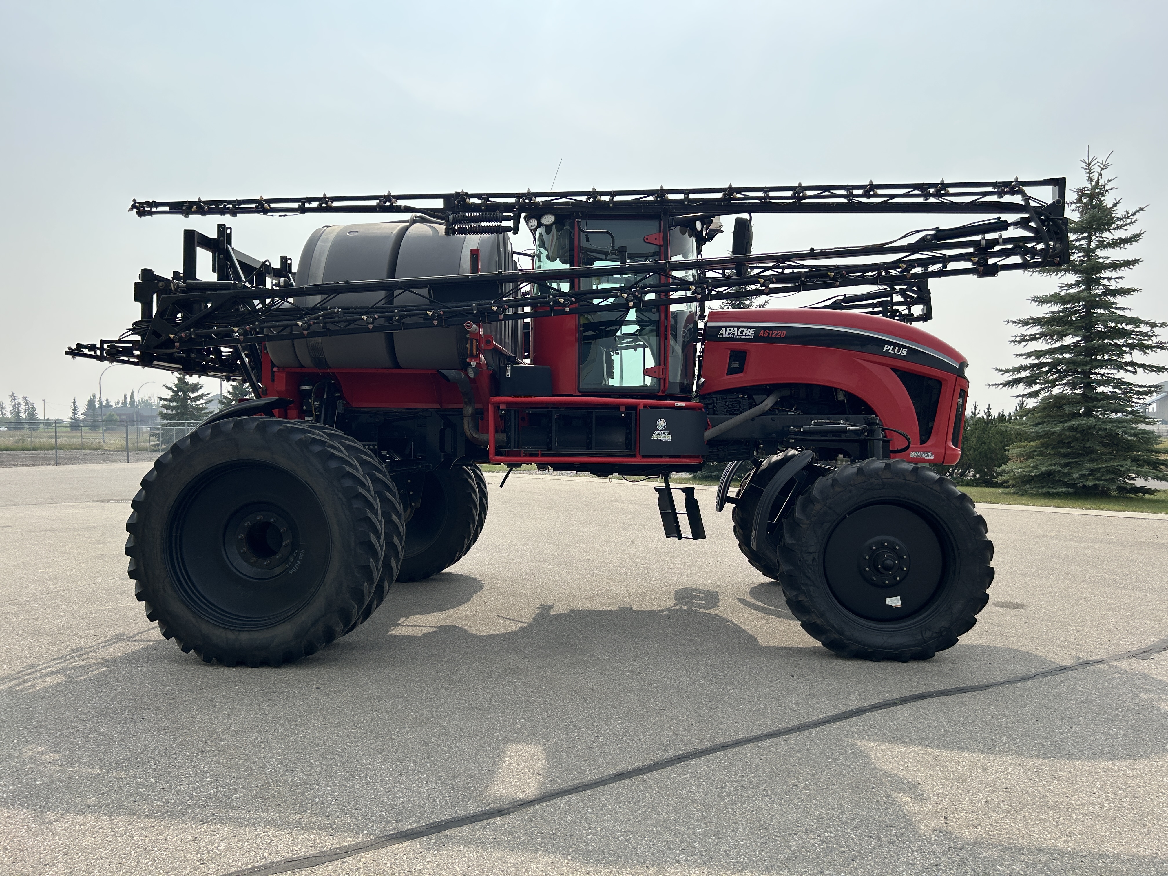 2016 Apache AS1220 Sprayer/High Clearance