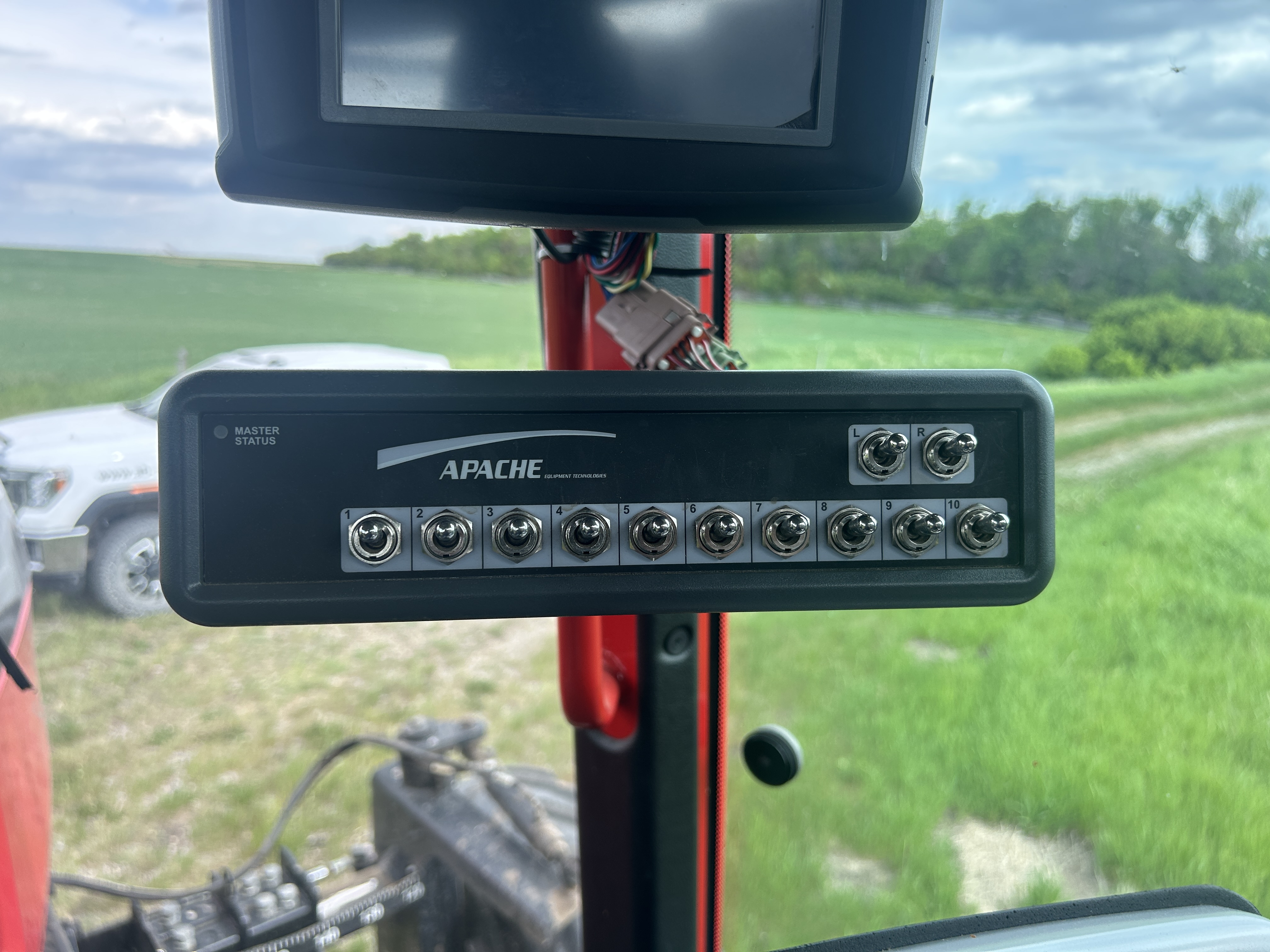 2016 Apache AS1220 Sprayer/High Clearance