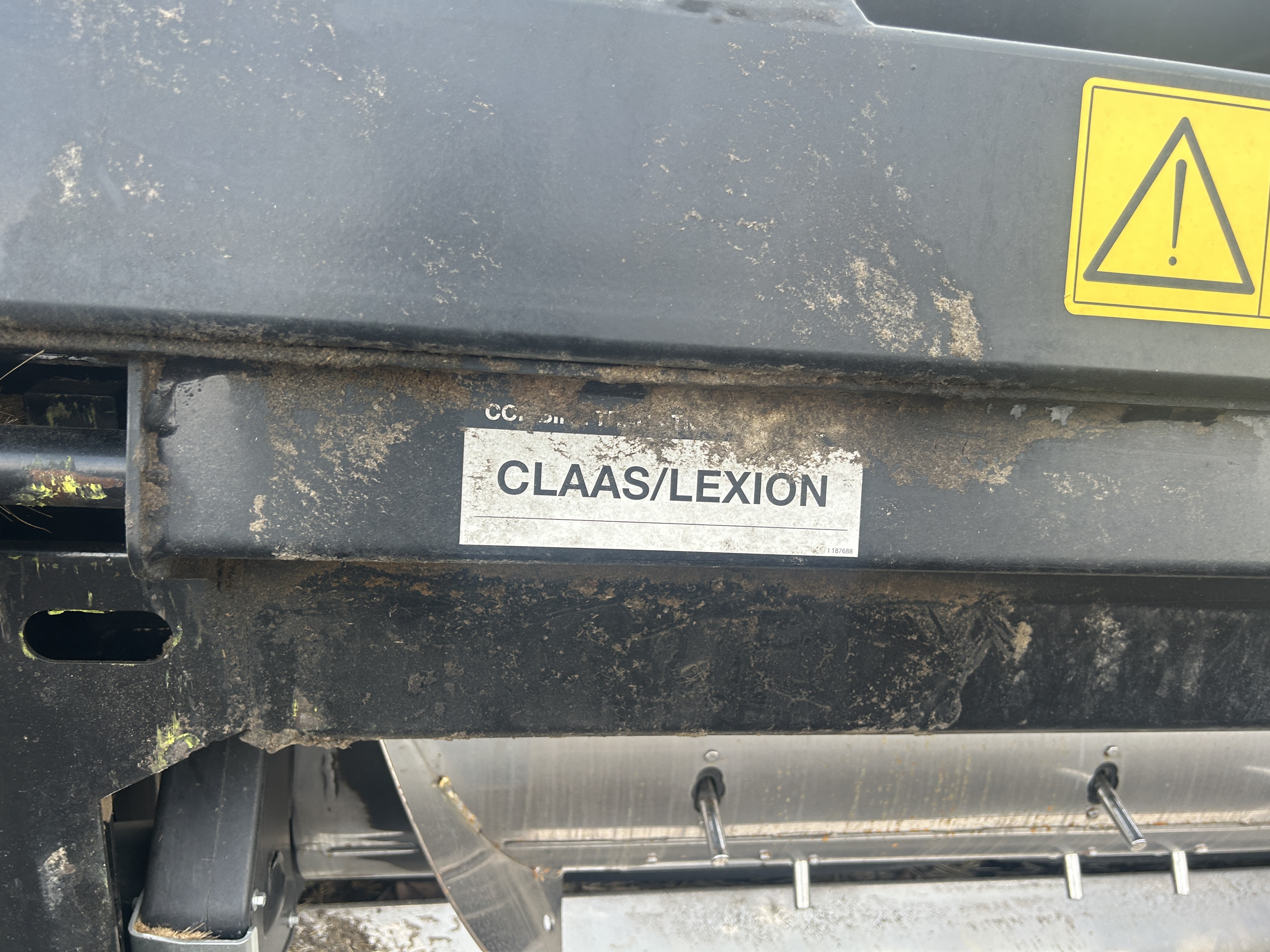 2022 MacDon FD240 Header Combine