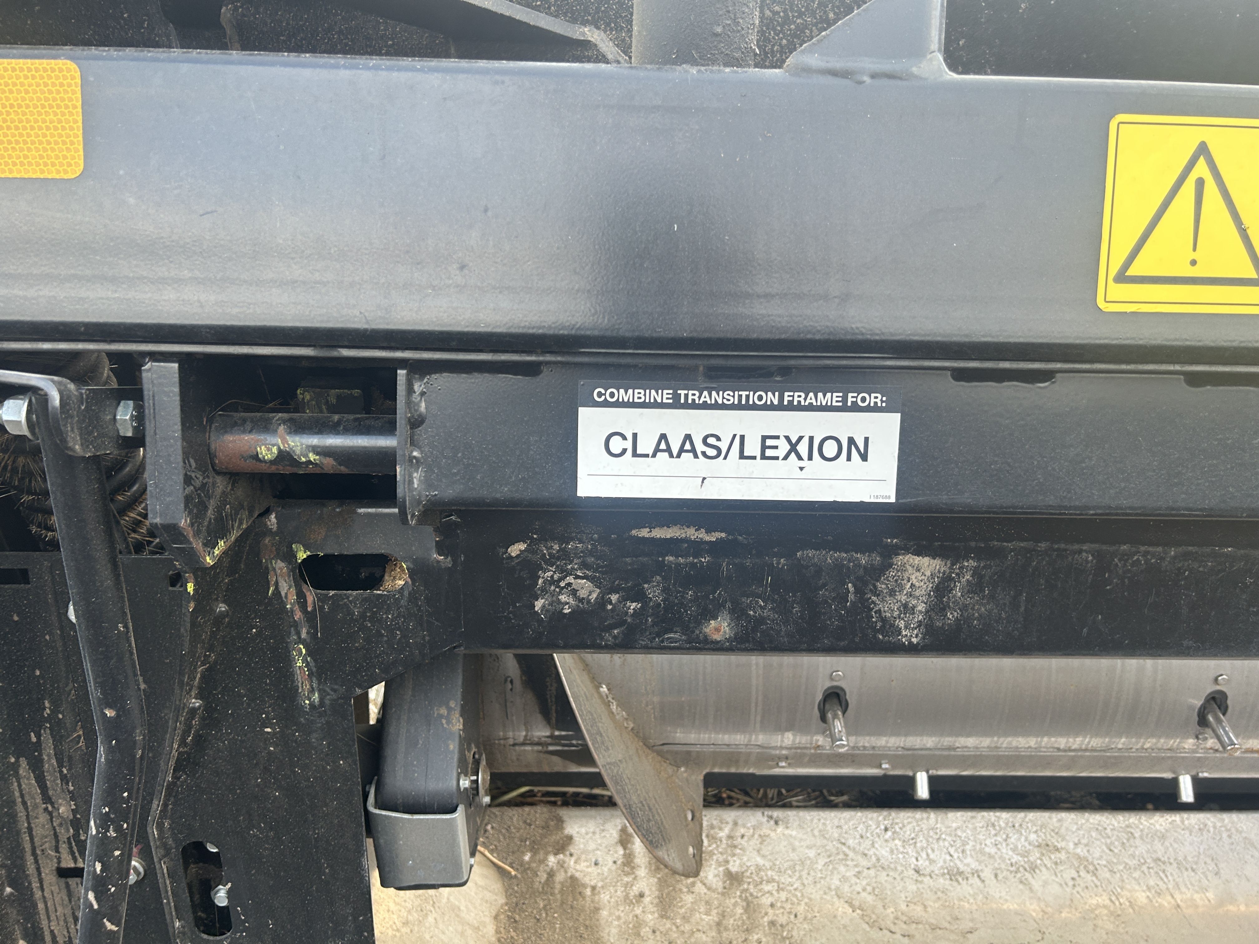 2022 MacDon FD240 Header Combine