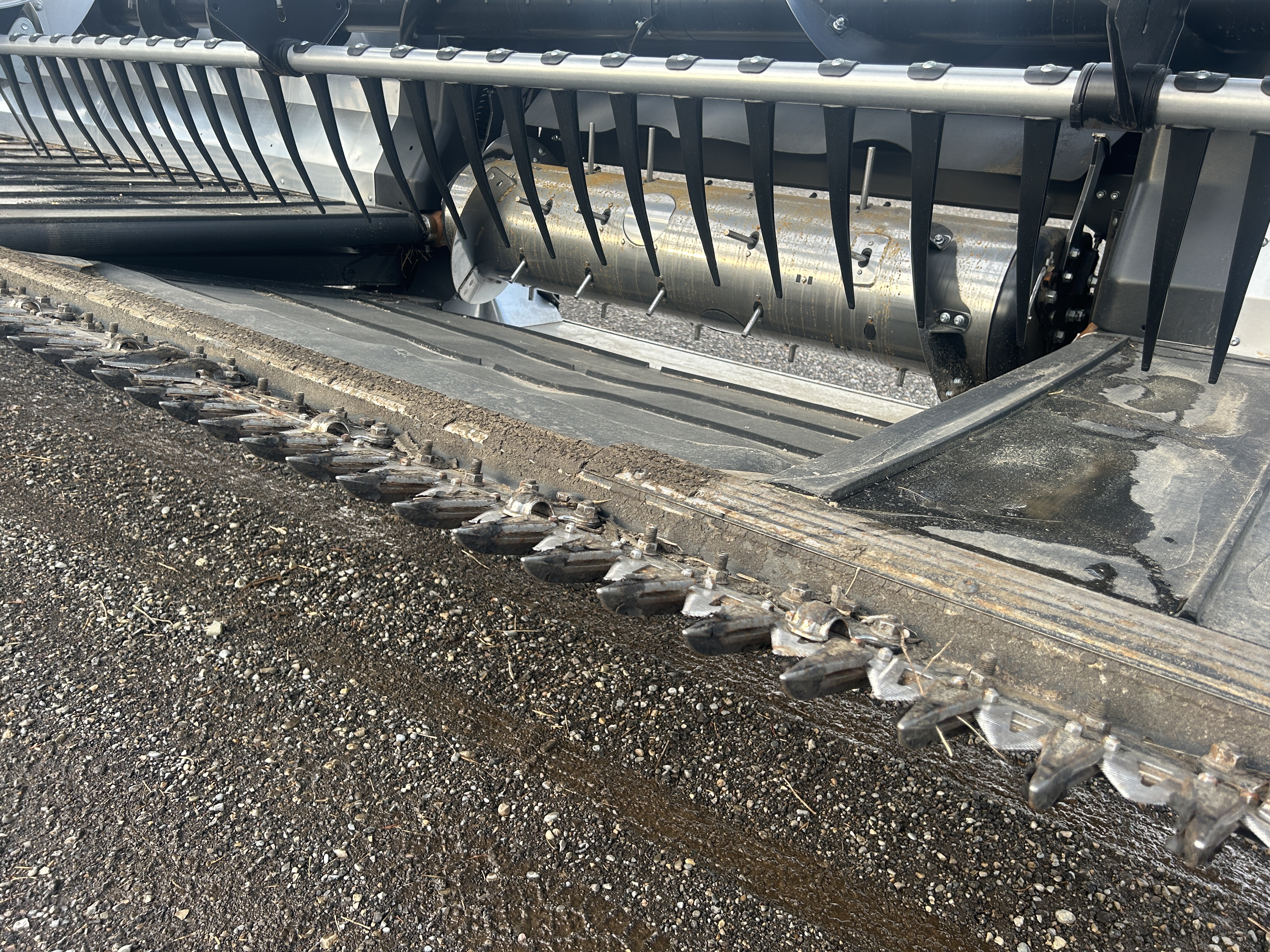 2022 MacDon FD240 Header Combine