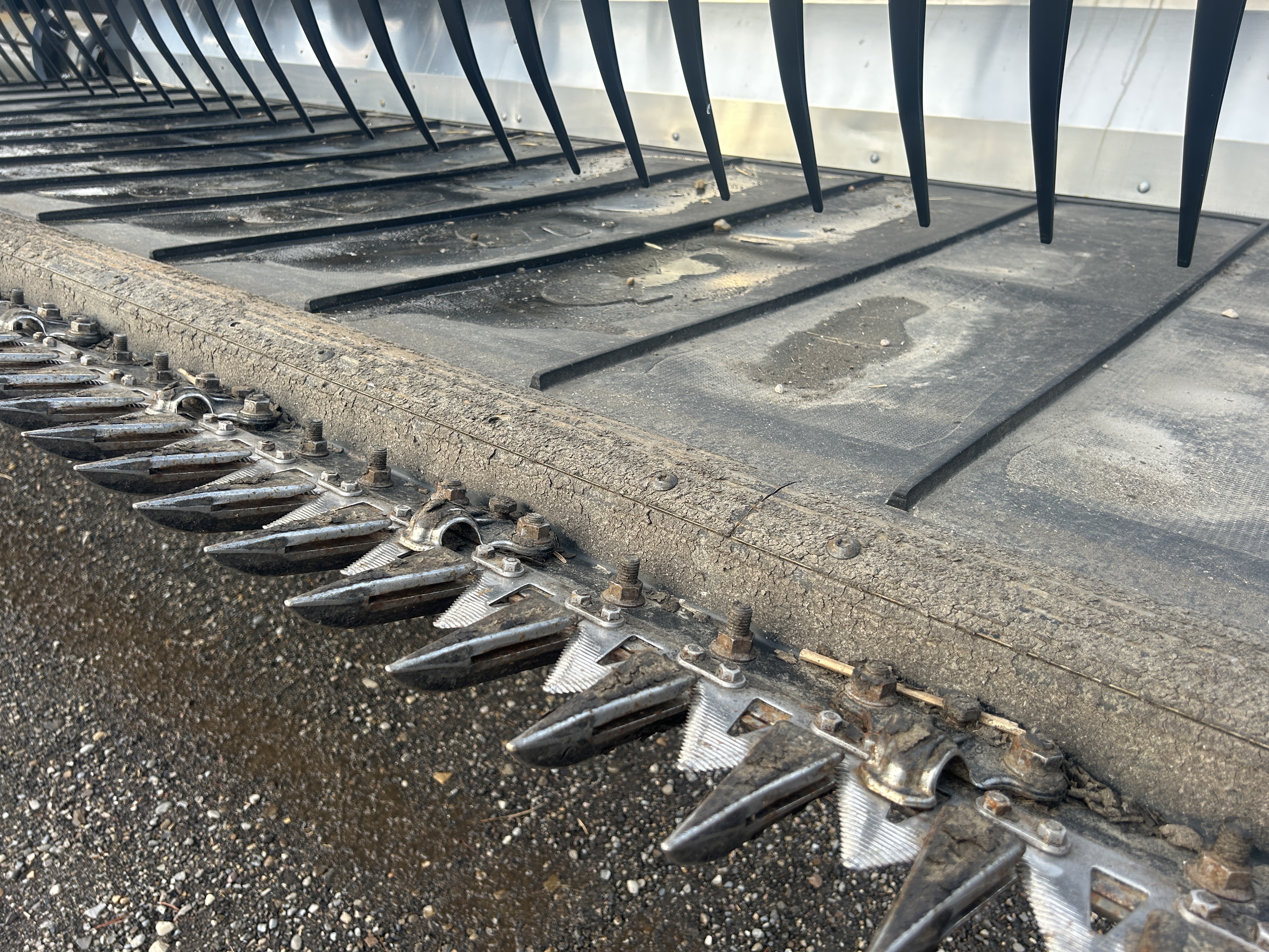 2022 MacDon FD240 Header Combine