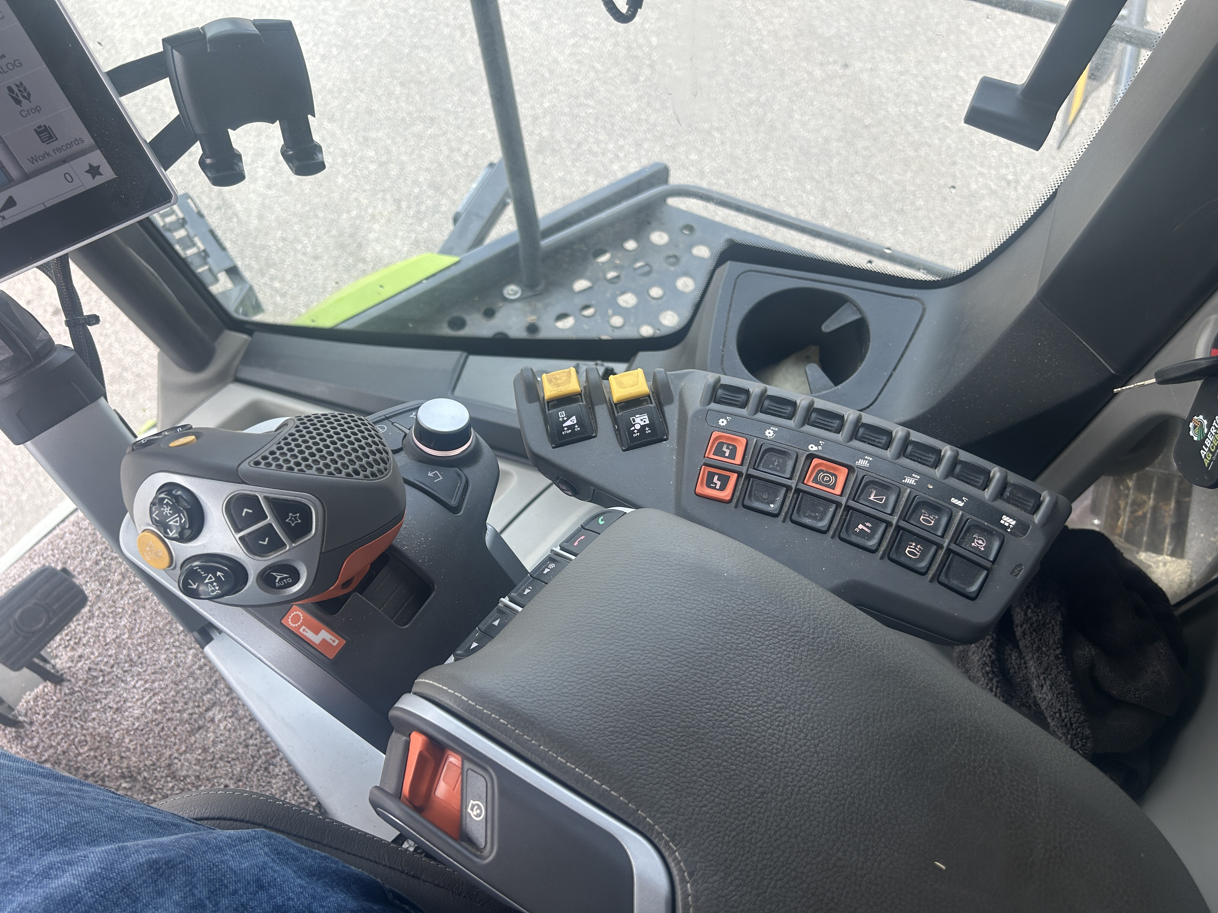 2023 CLAAS LEXION 8800T Combine