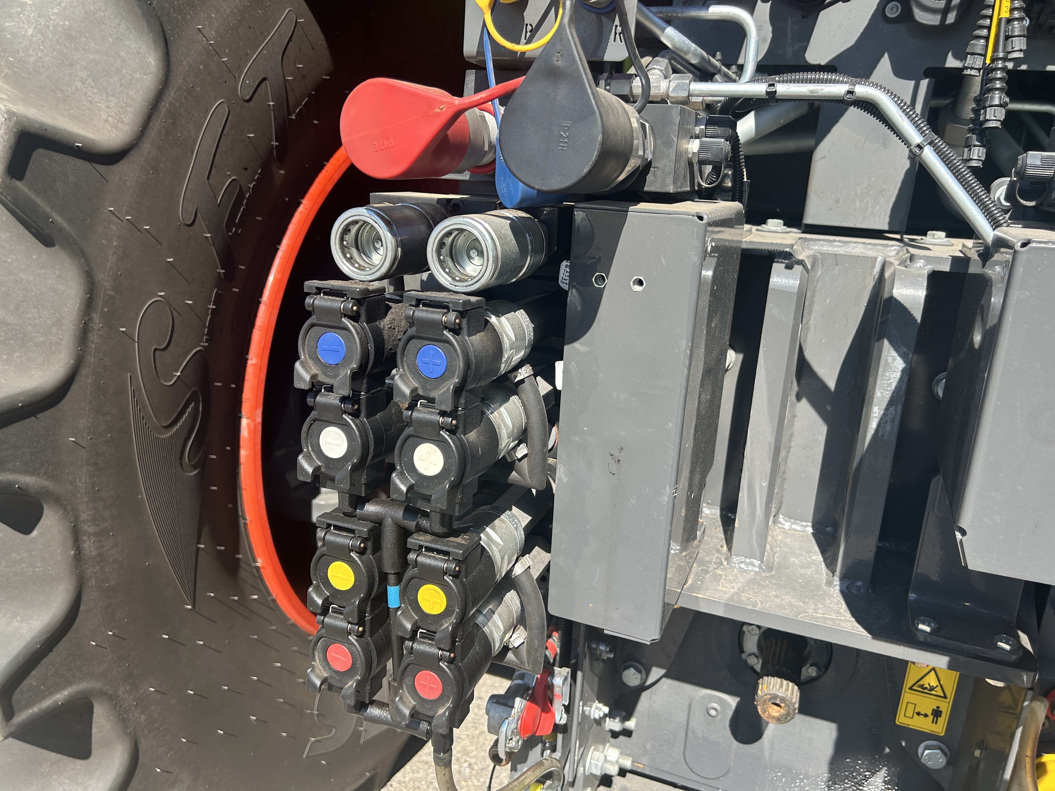 2023 CLAAS XERION 12.65 Tractor