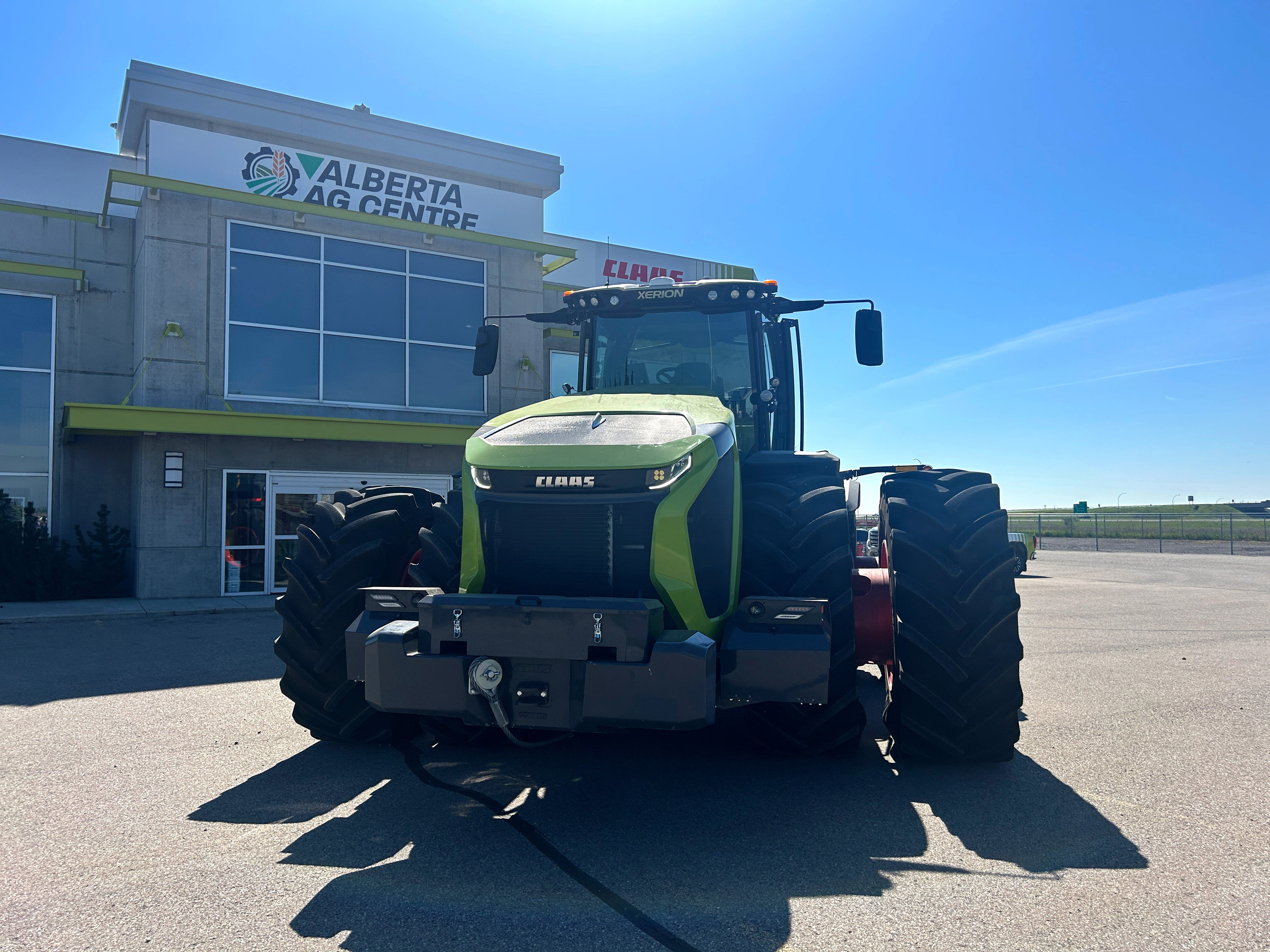 2023 CLAAS XERION 12.65 Tractor