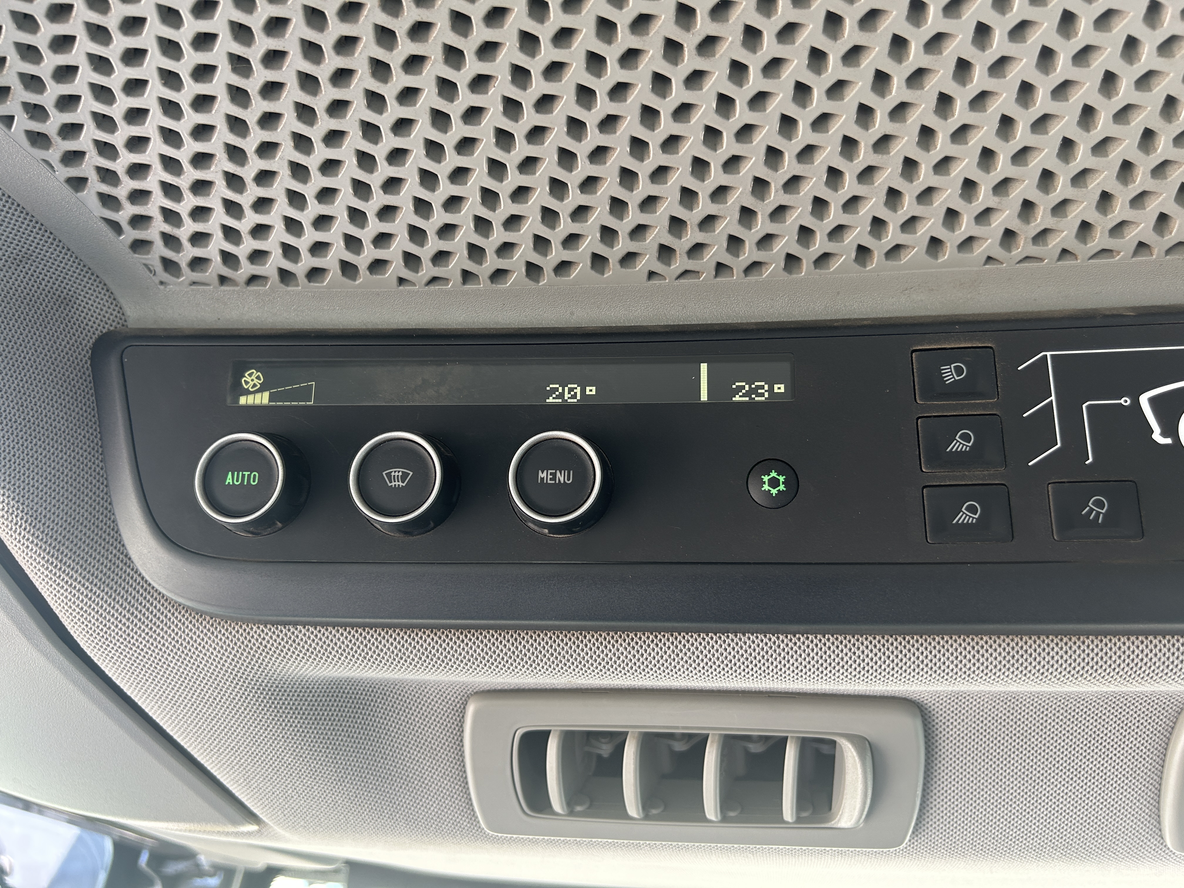 2023 CLAAS XERION 12.65 Tractor