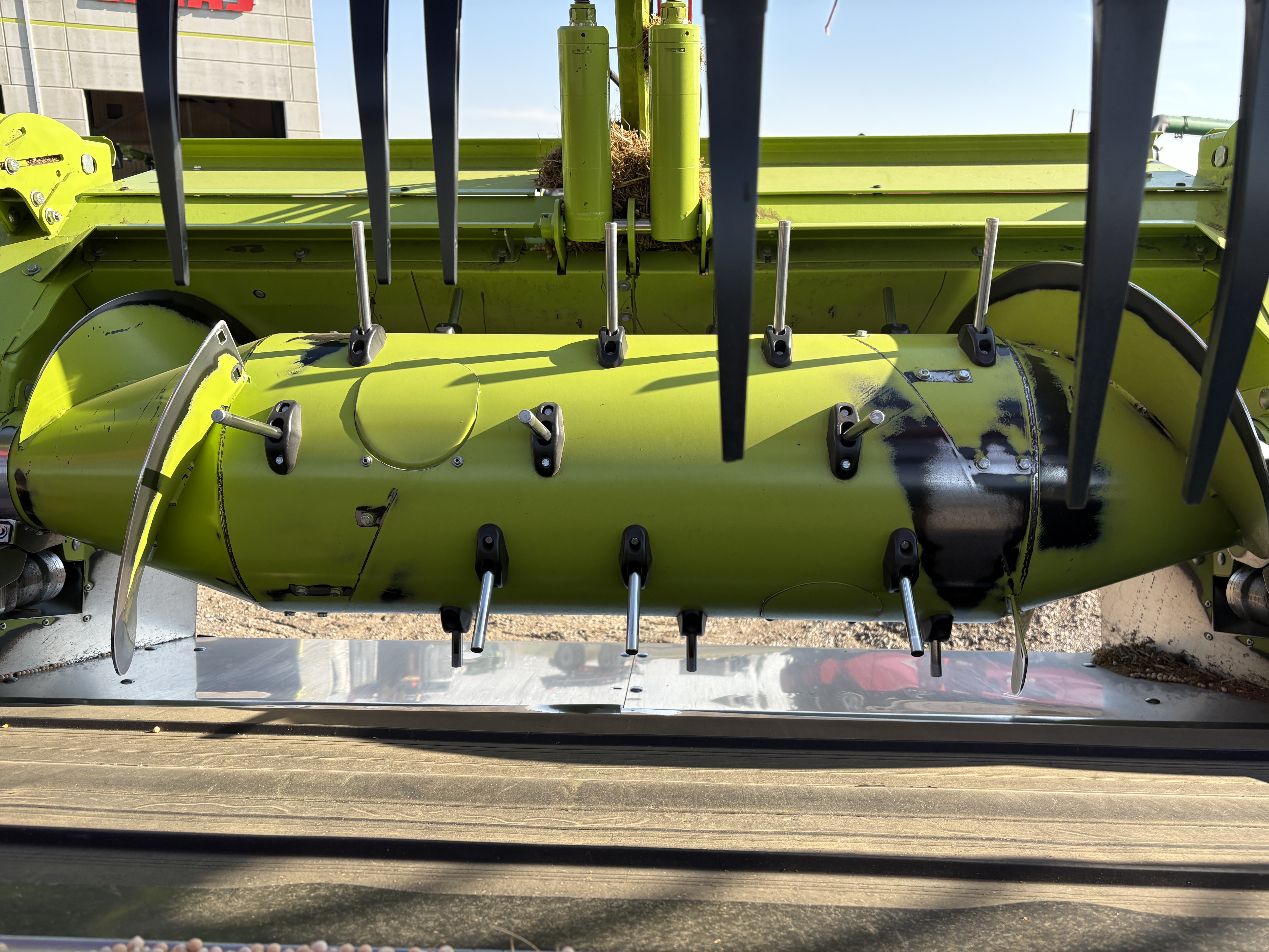 2023 CLAAS CONVIO 1230 Header Combine