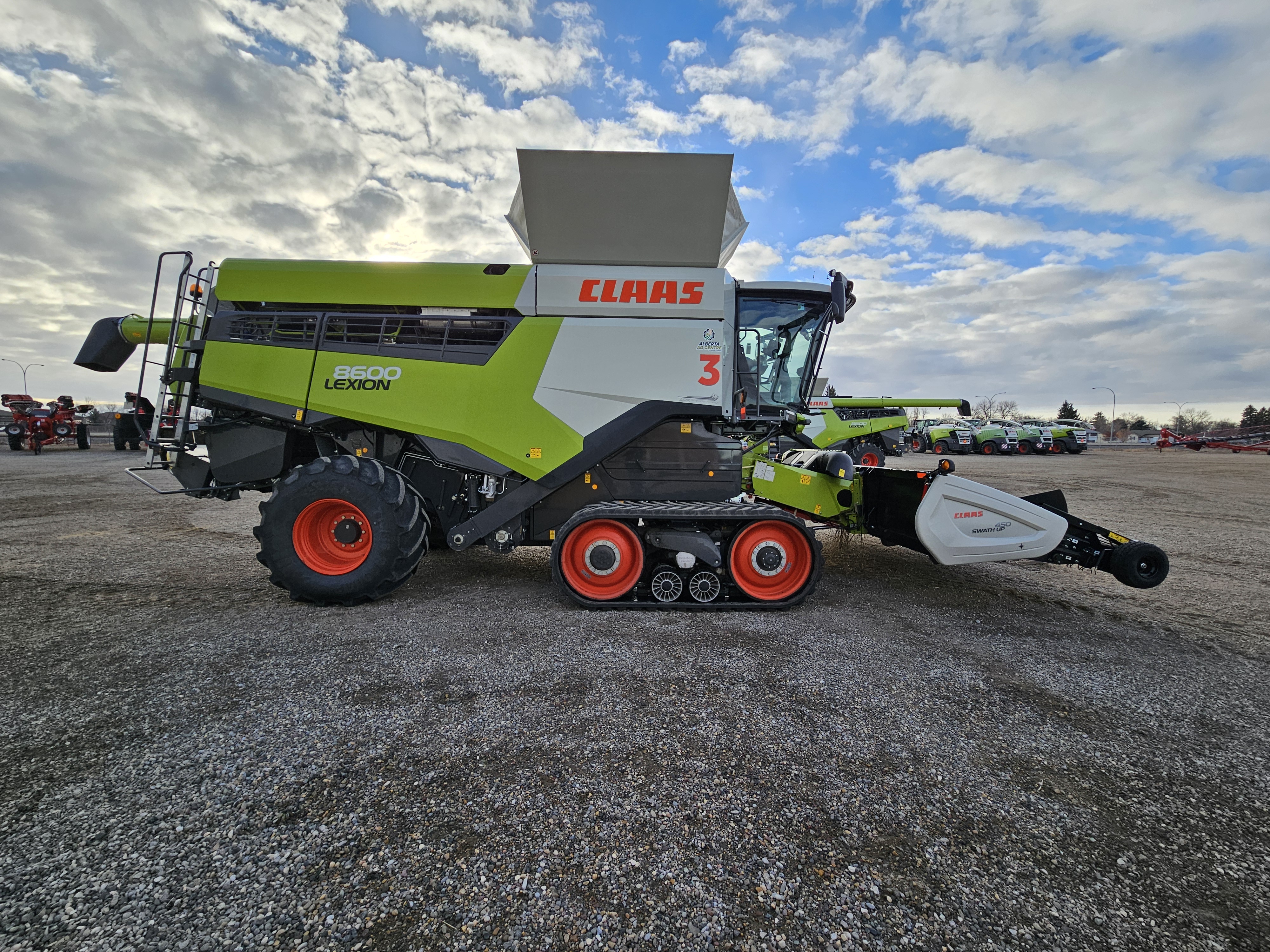 2022 CLAAS 8600TT Combine