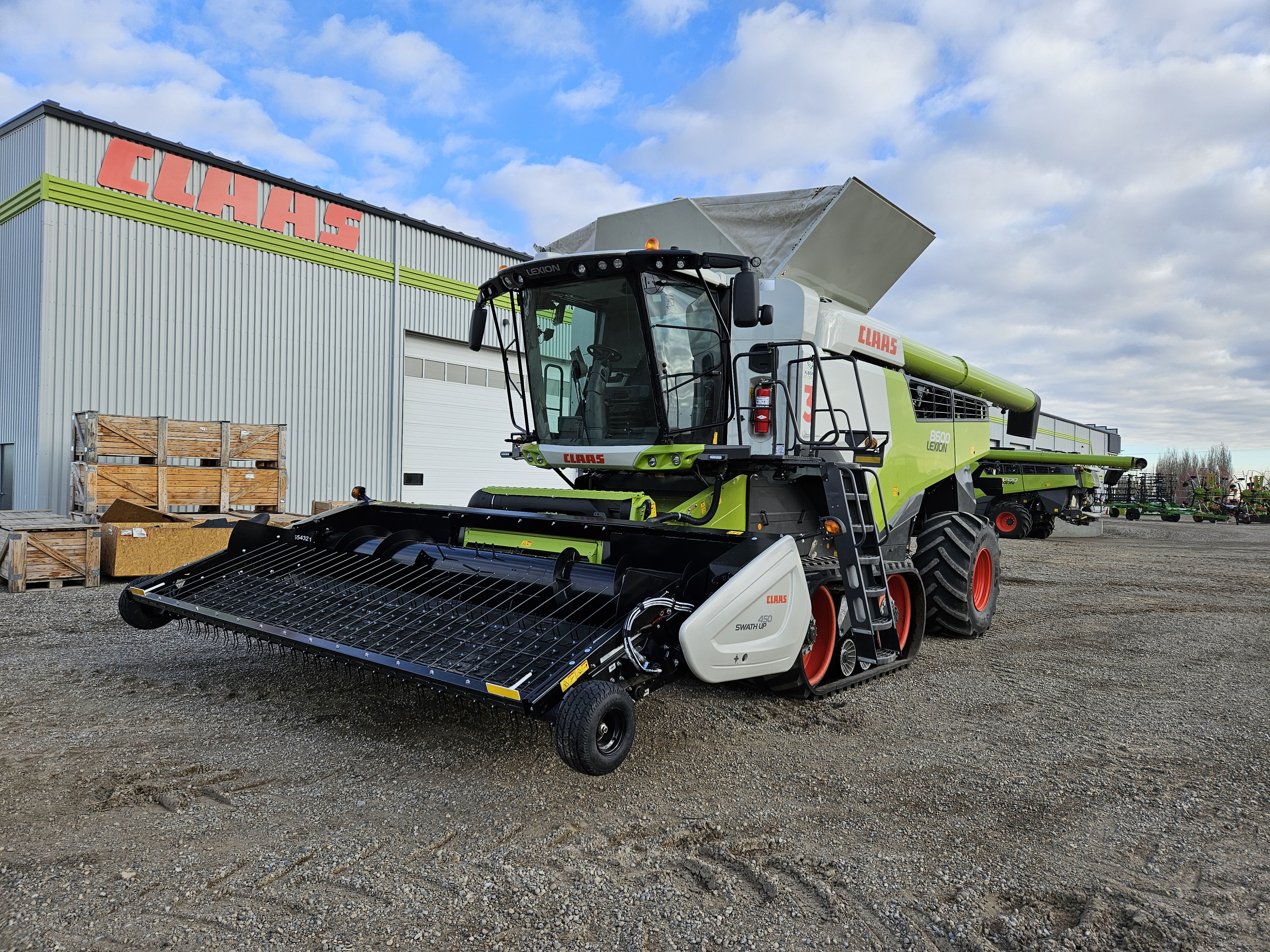 2022 CLAAS 8600TT Combine