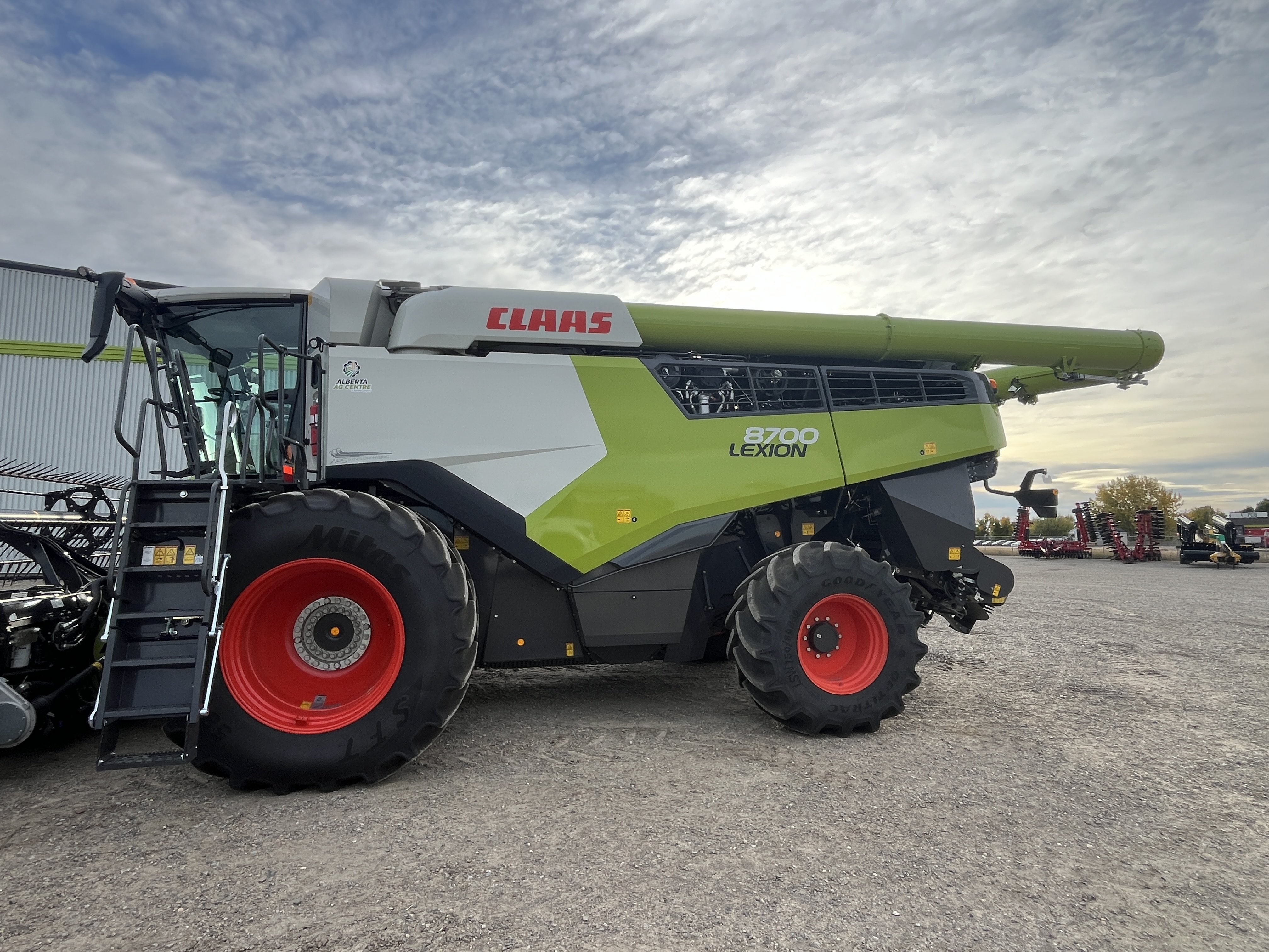 2023 CLAAS 8700 Combine