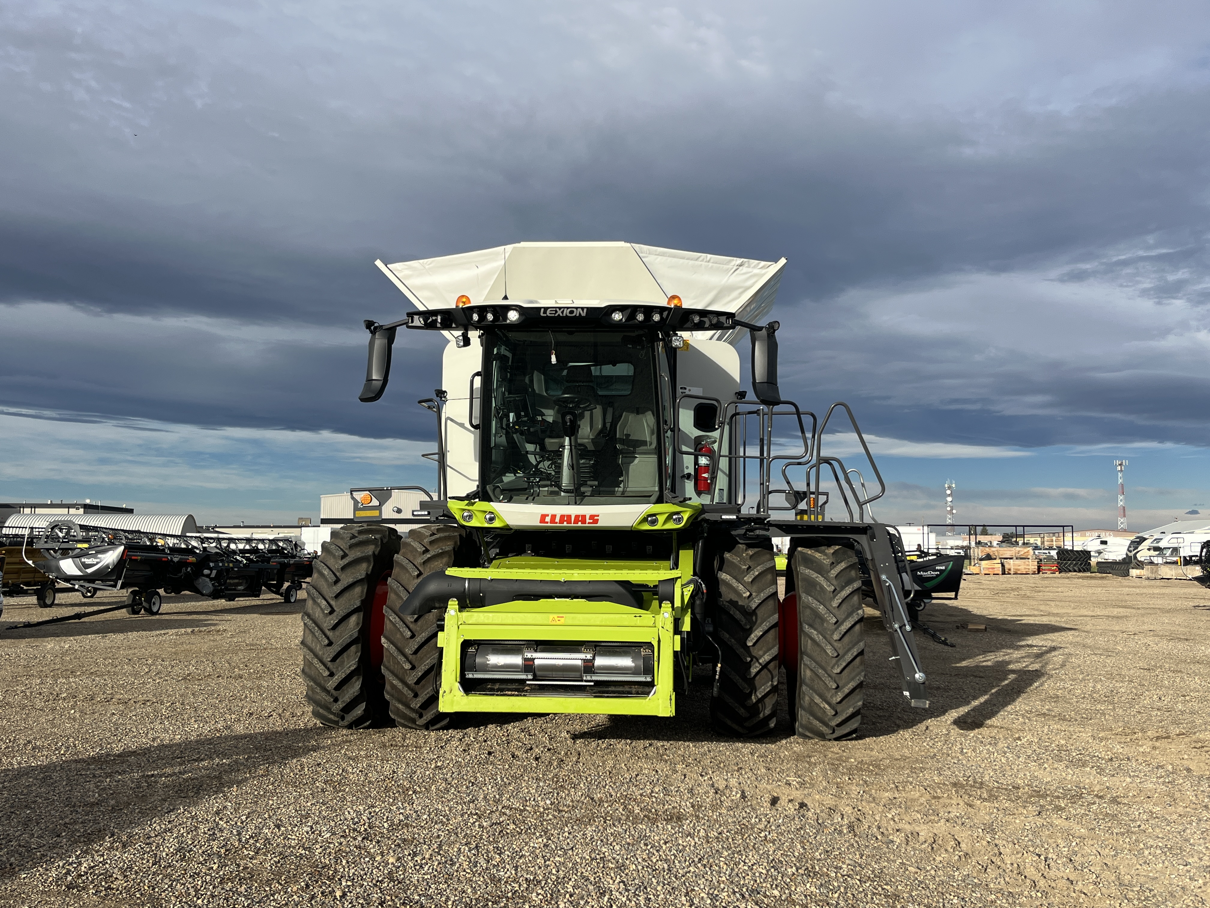 2023 CLAAS 8700 Combine