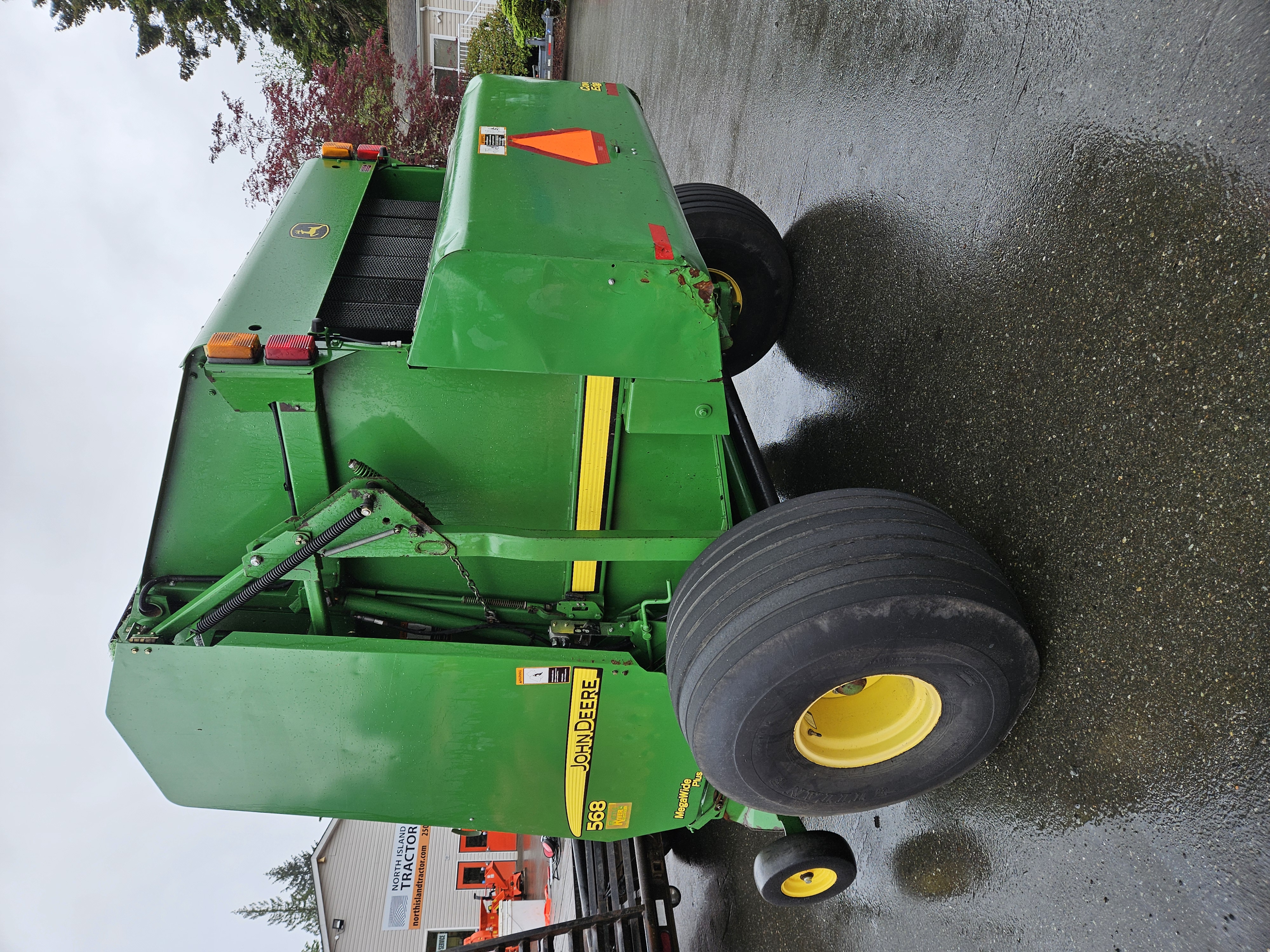 2012 John Deere 568 Baler/Round