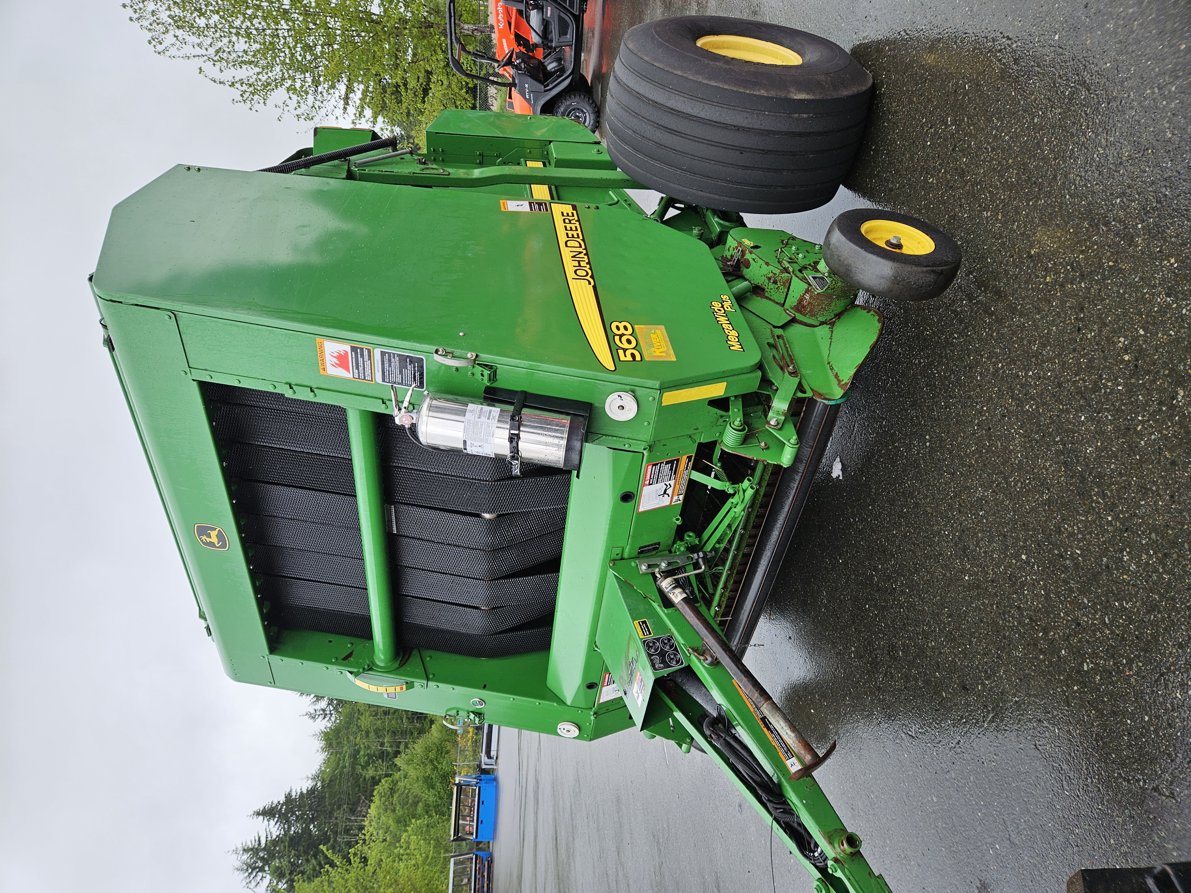 2012 John Deere 568 Baler/Round