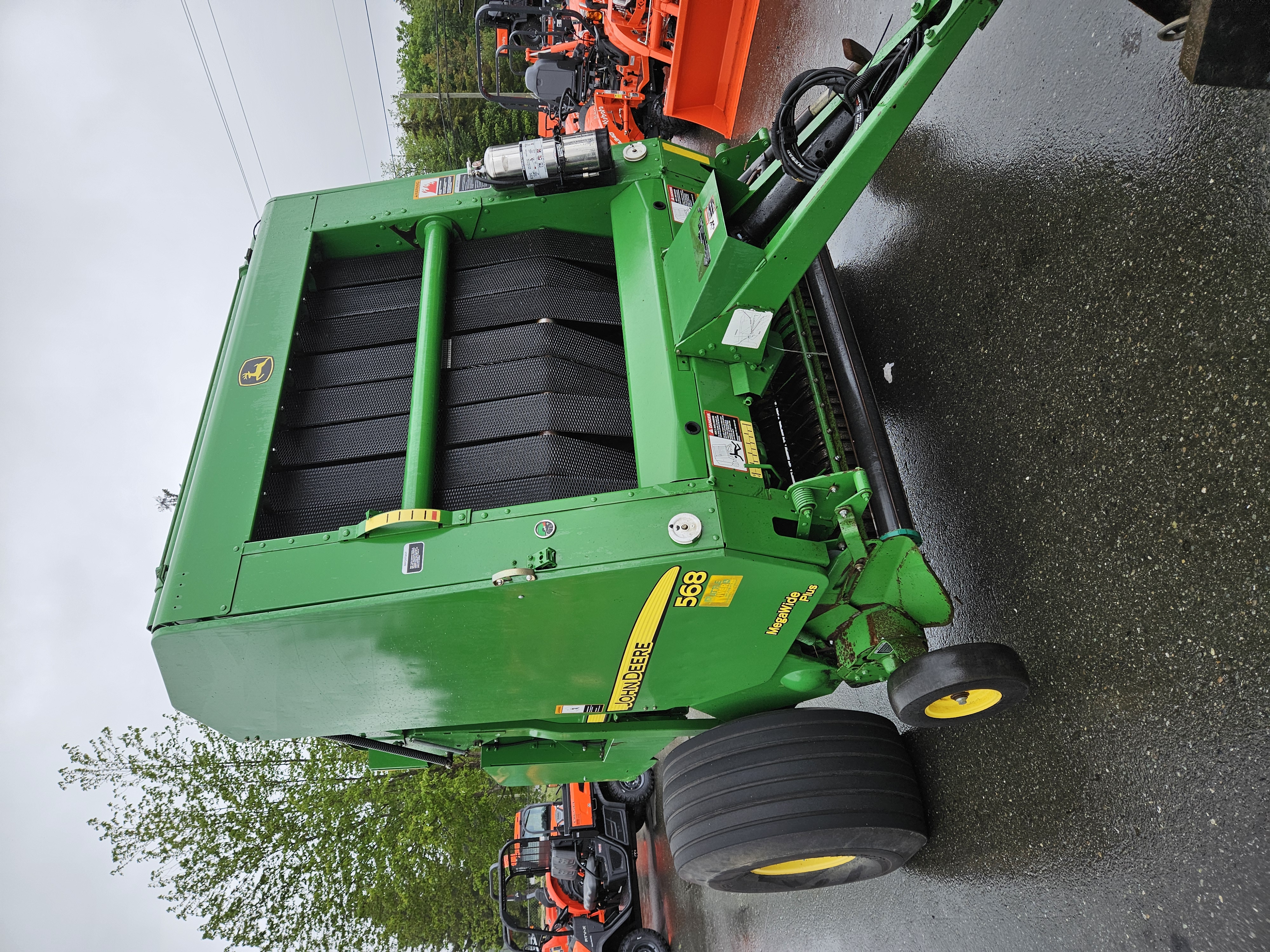 2012 John Deere 568 Baler/Round