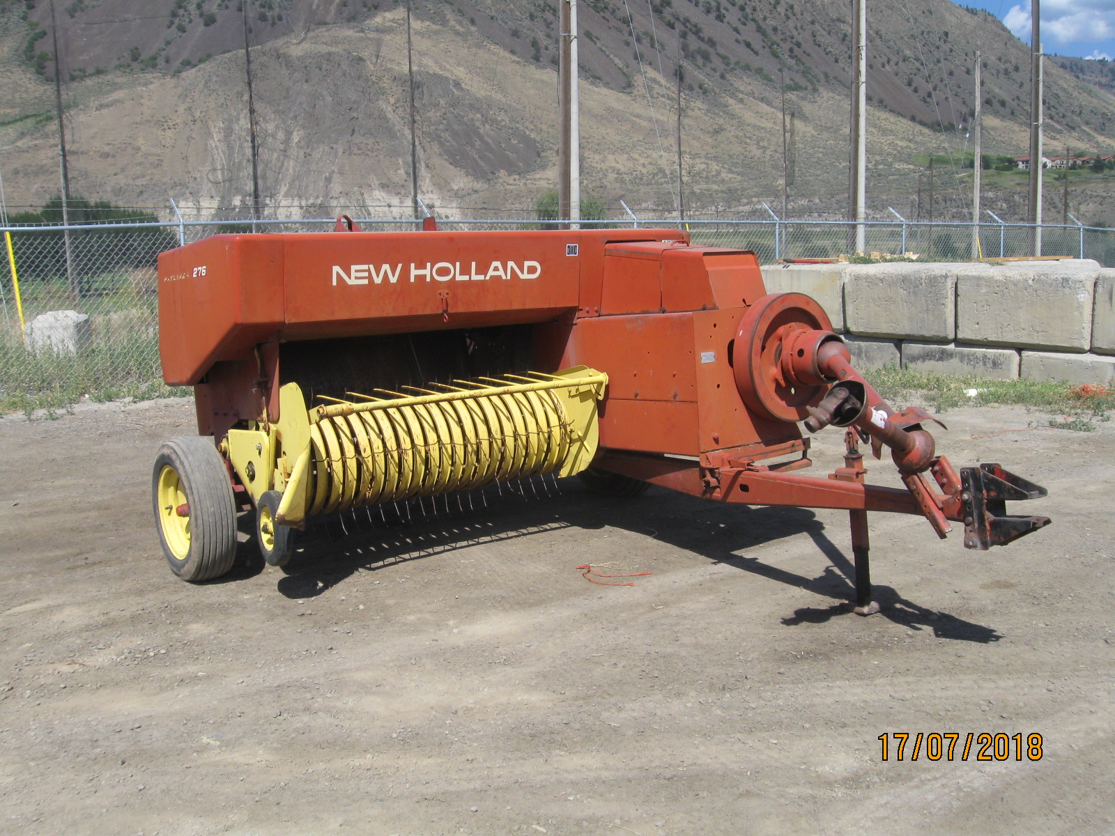 1979 New Holland 276 Baler/Square