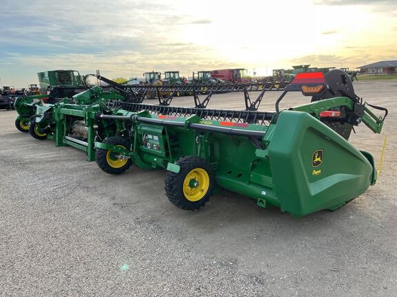 2023 John Deere HD40R Header Combine