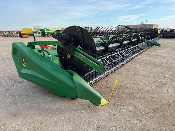 2023 John Deere HD40R Header Combine