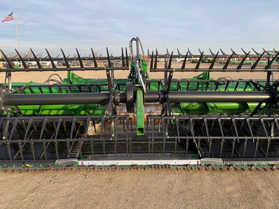 2023 John Deere HD40R Header Combine