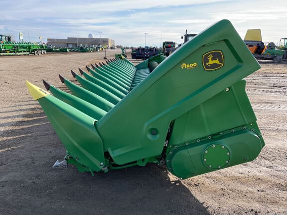 2023 John Deere C18R Header Corn Head