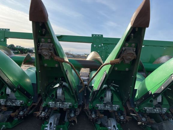 2023 John Deere C18R Header Corn Head