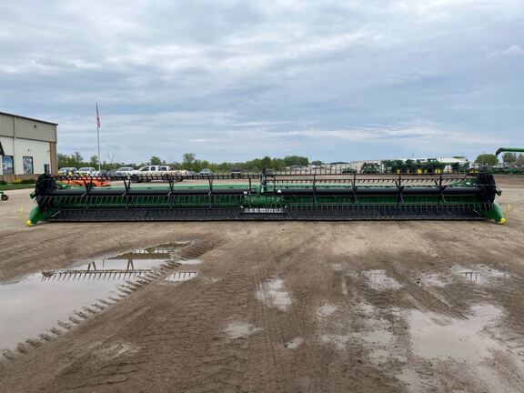 2023 John Deere RD45F Header Combine