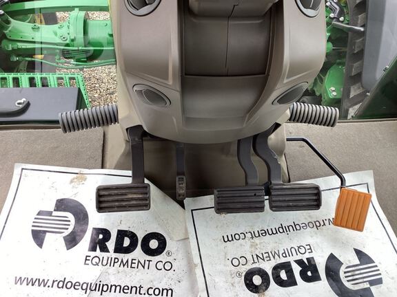 2022 John Deere 8RX 410 Tractor Rubber Track