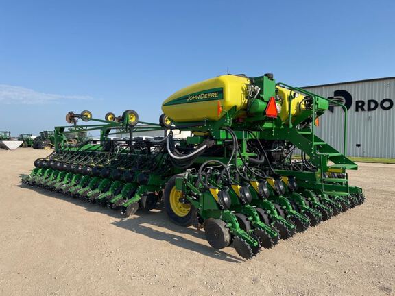 2022 John Deere DB60 Planter