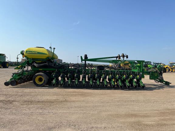 2022 John Deere DB60 Planter