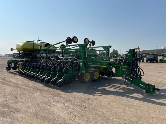 2022 John Deere DB60 Planter