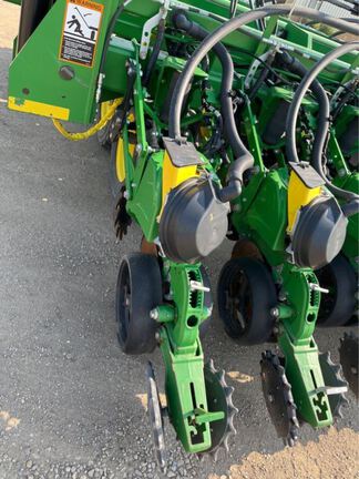 2022 John Deere DB60 Planter