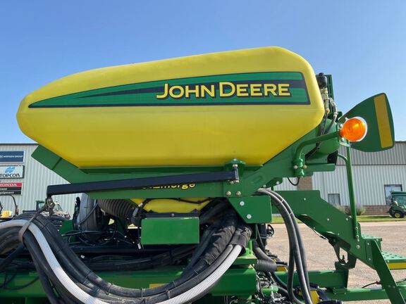 2022 John Deere DB60 Planter