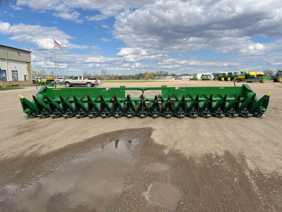 2023 John Deere C18R Header Corn Head