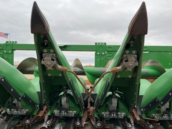 2023 John Deere C18R Header Corn Head