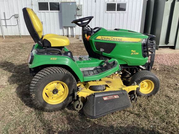 2015 John Deere X734 Garden Tractor